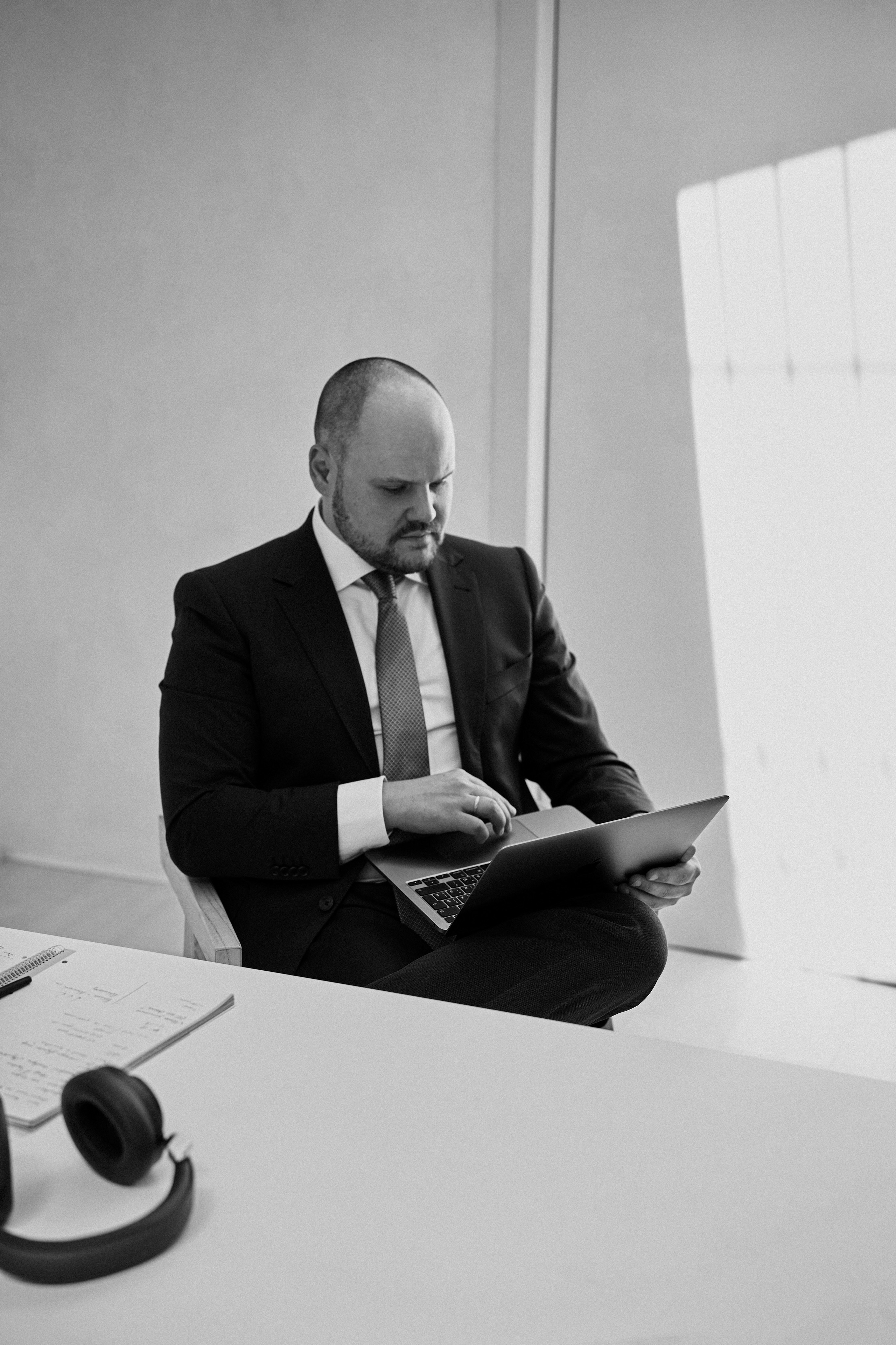 Денис. Бизнес портрет. Фотограф в Барселоне Жанна Захарченко