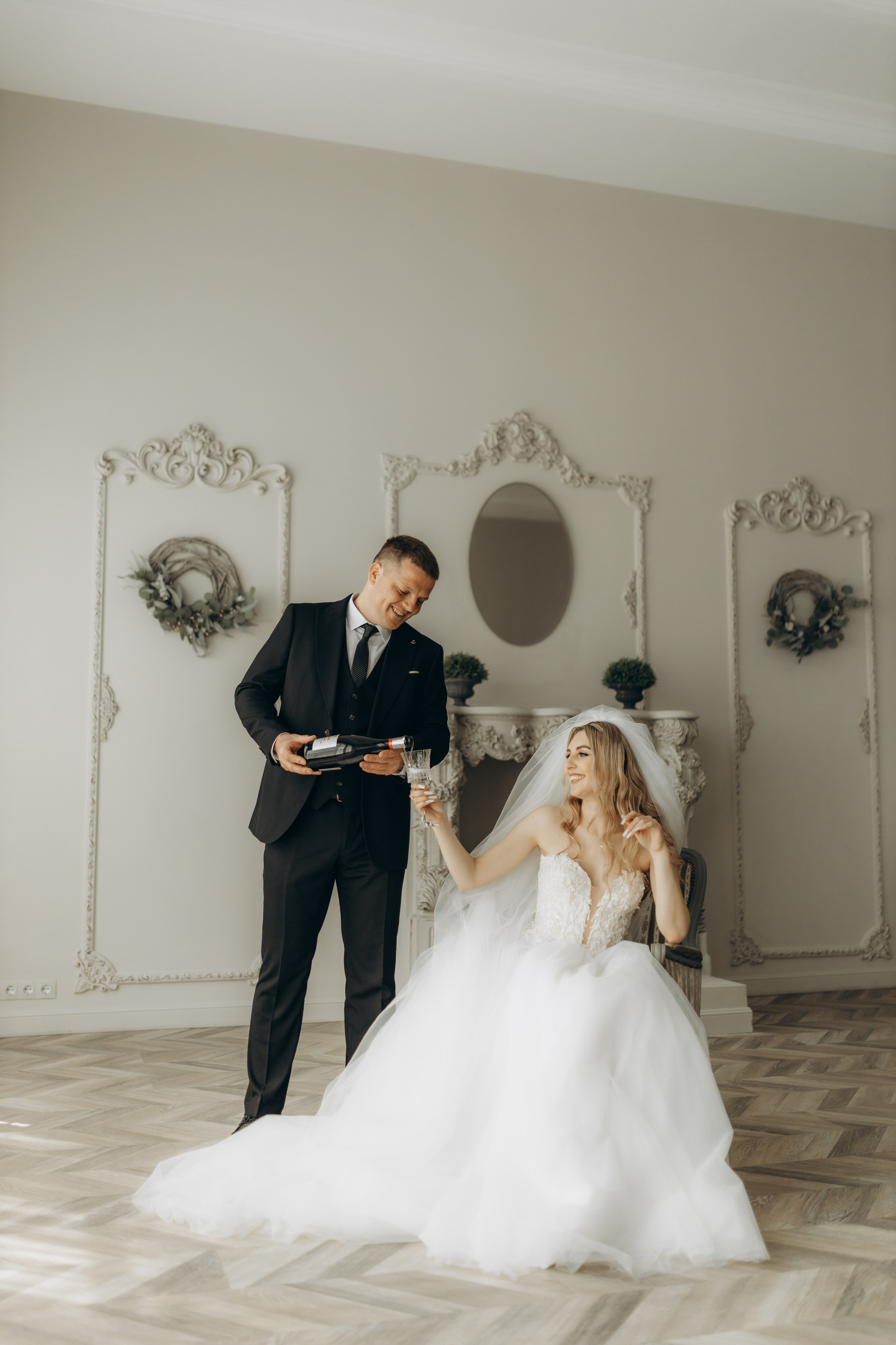 Nikolly & Constantin. Home