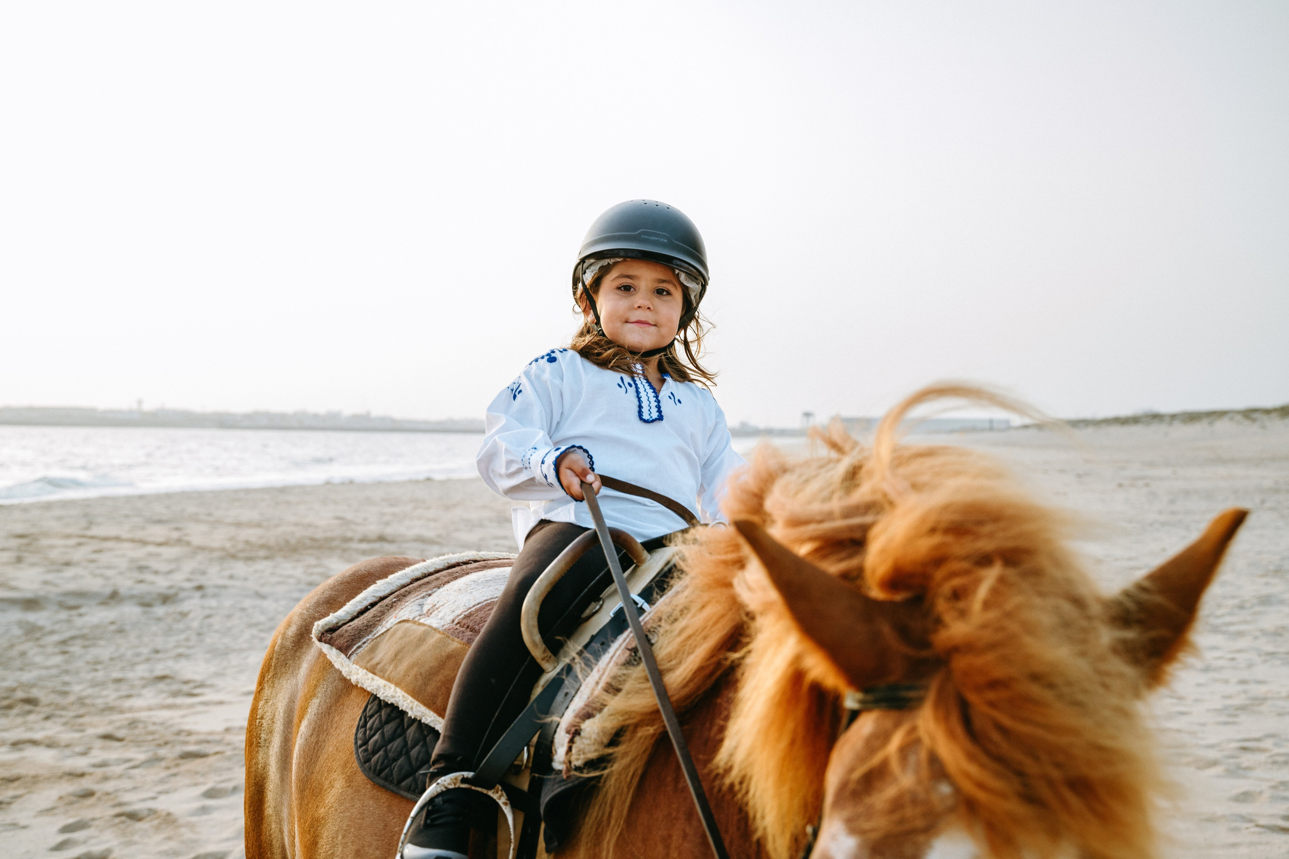 Marlene & Tiago com filhos. Passeios a Cavalo na Praia Peniche | Eco Salgados Agroturismo