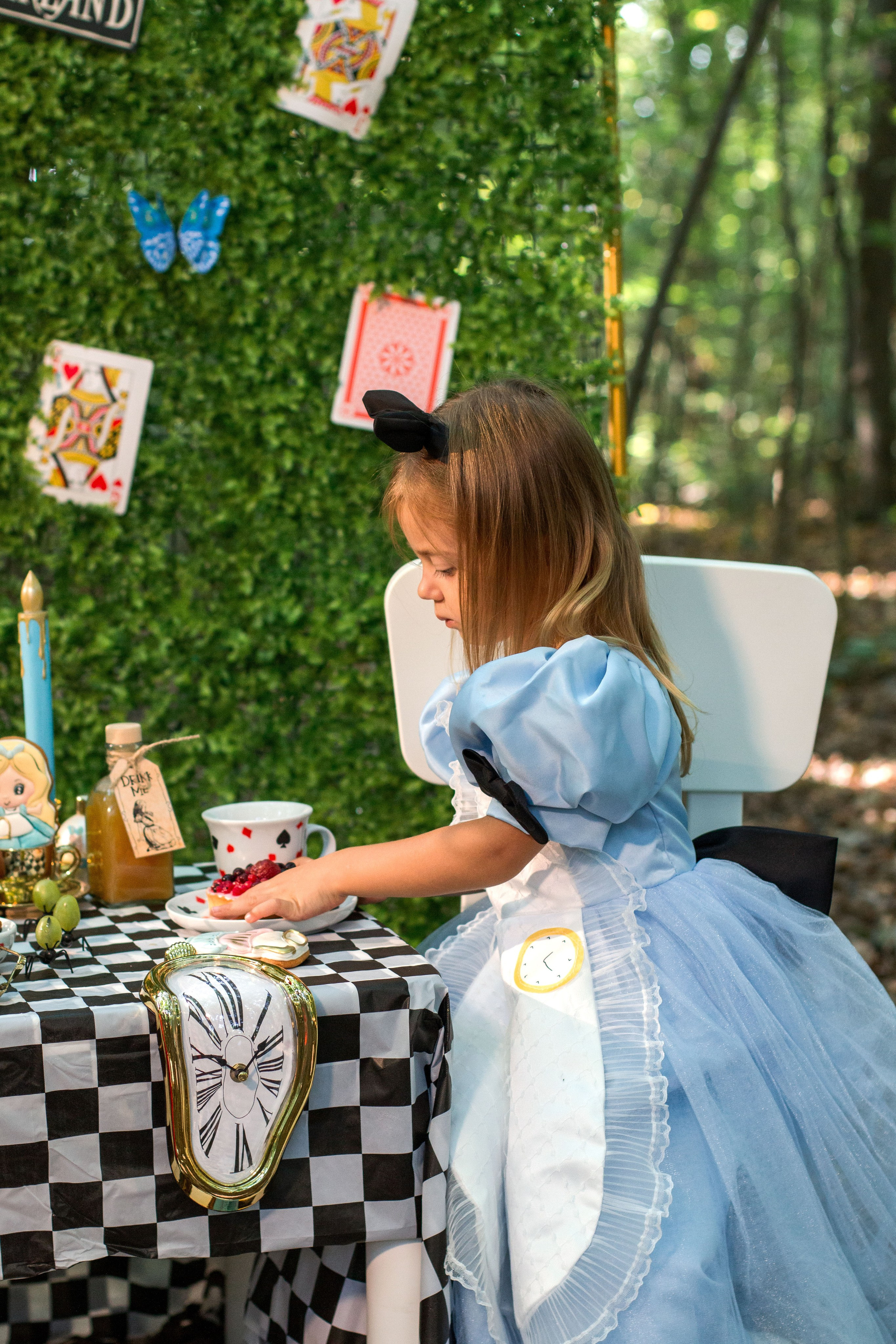 Алиса в стране чудес. Детский и семейный фотограф в г. Бельцы