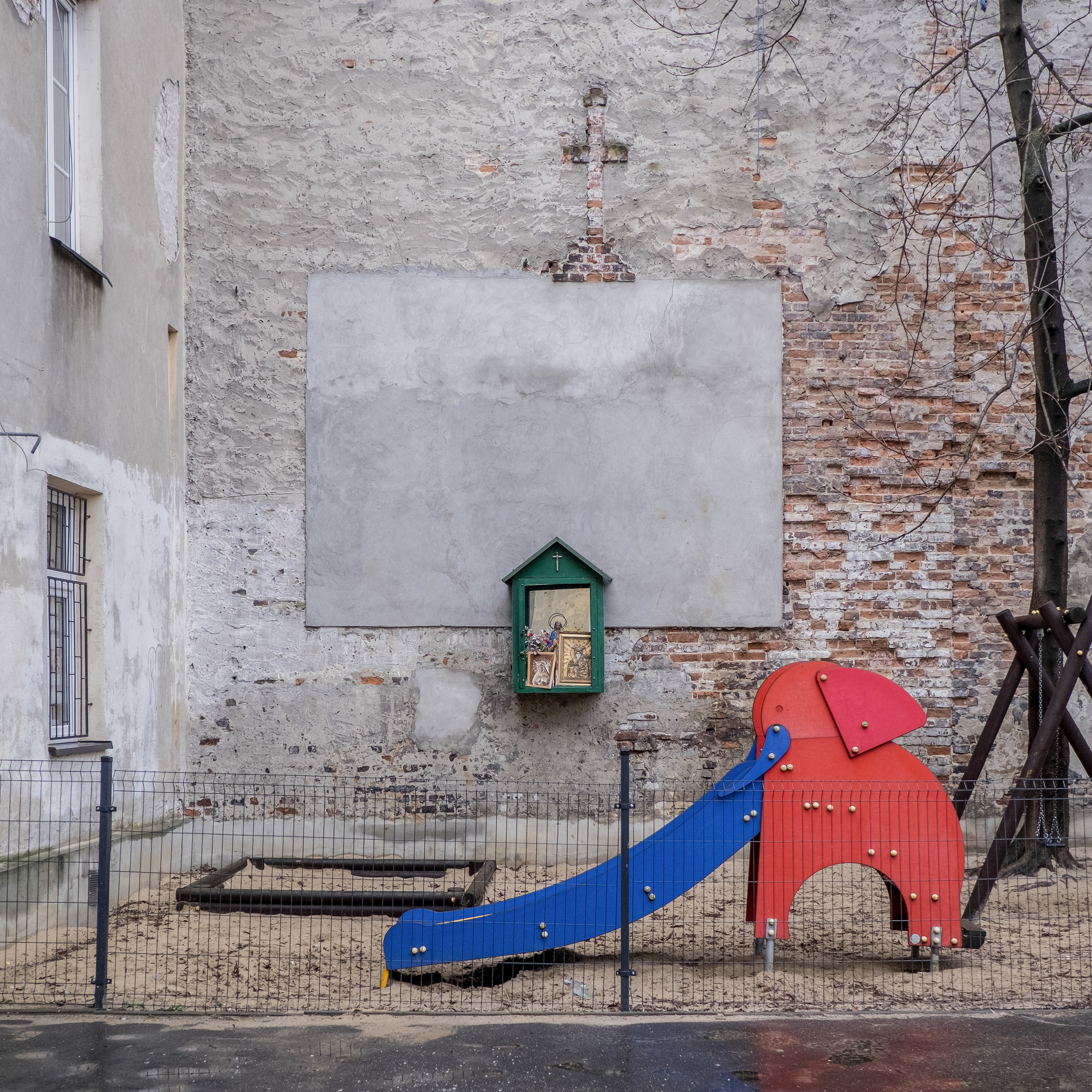 Kapliczki Warszawskie. Photographer Anastasiya Dubrovina