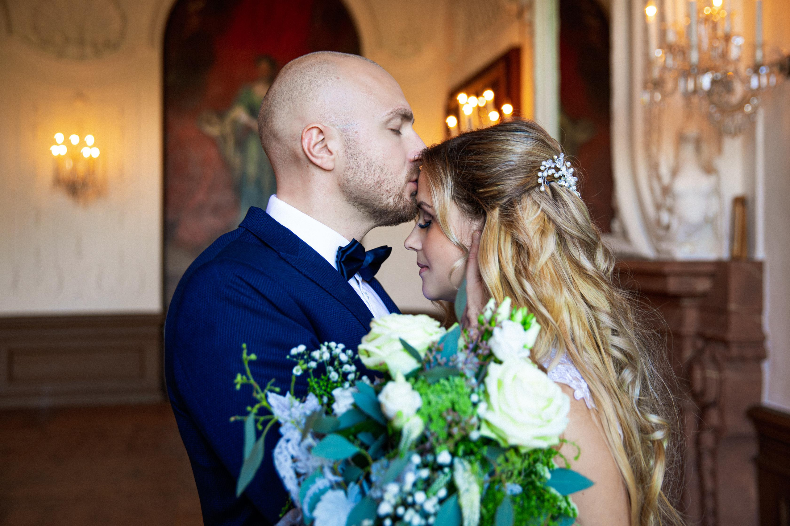 Hochzeitsfotograf Bielefeld/Schloss: Moderne, strahlende Bilder Ihrer Taumhochzeit. Hochzeitfotograf in Bielefeld