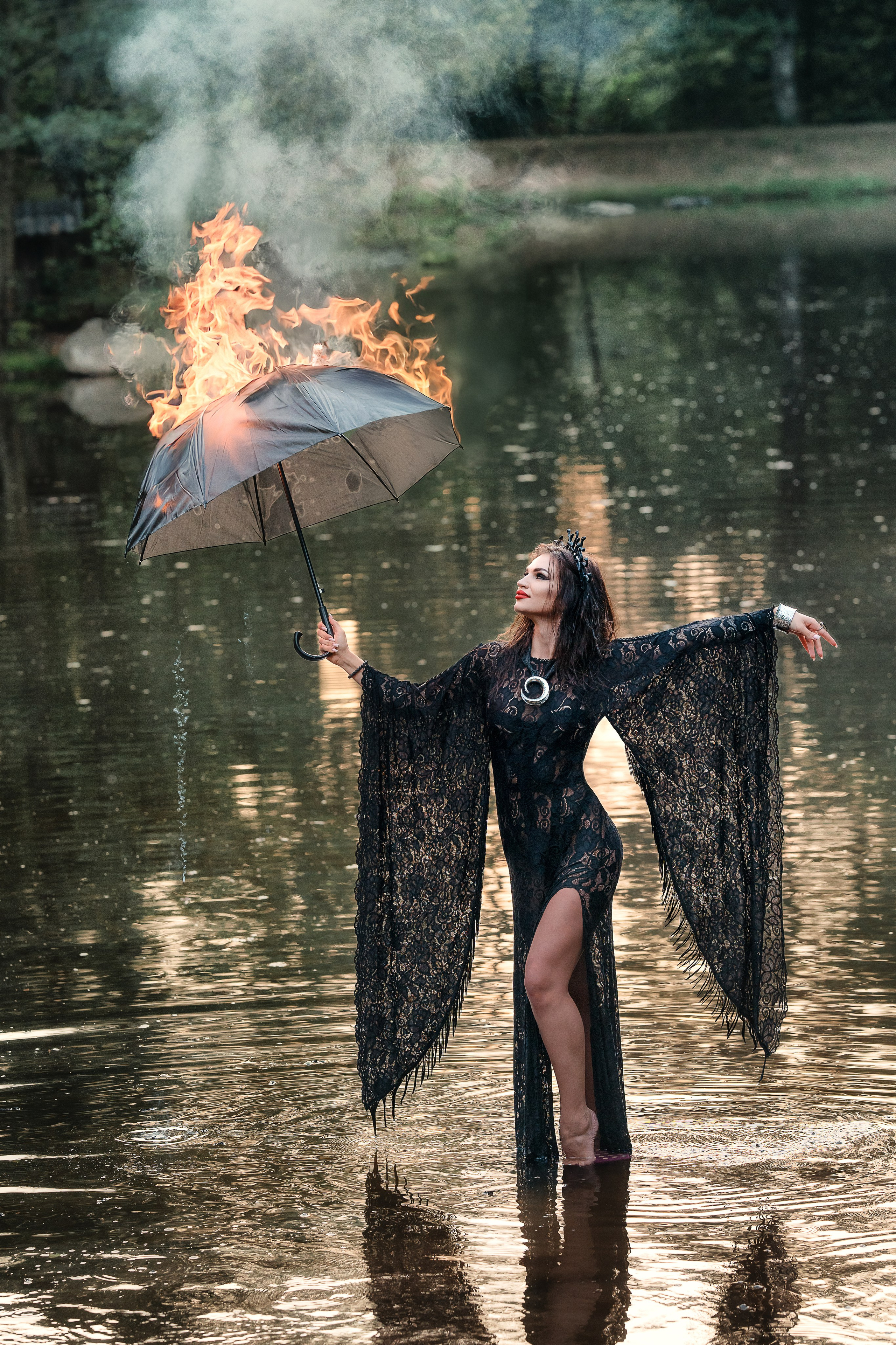 Witch at the lake. Family, Lifestyle and Portrait photograher in Trier, Germany