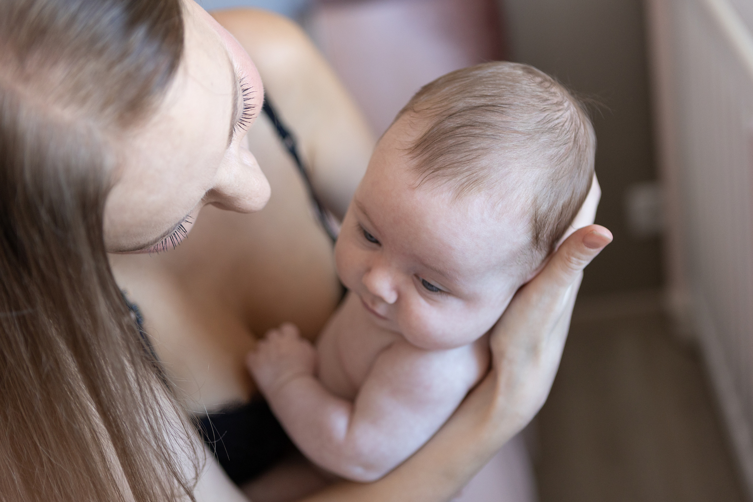 Maternity and newborn photo sessions. Eugenie Smirnova — wedding, corporate and lifestyle photographer in Toulouse and Southwest France