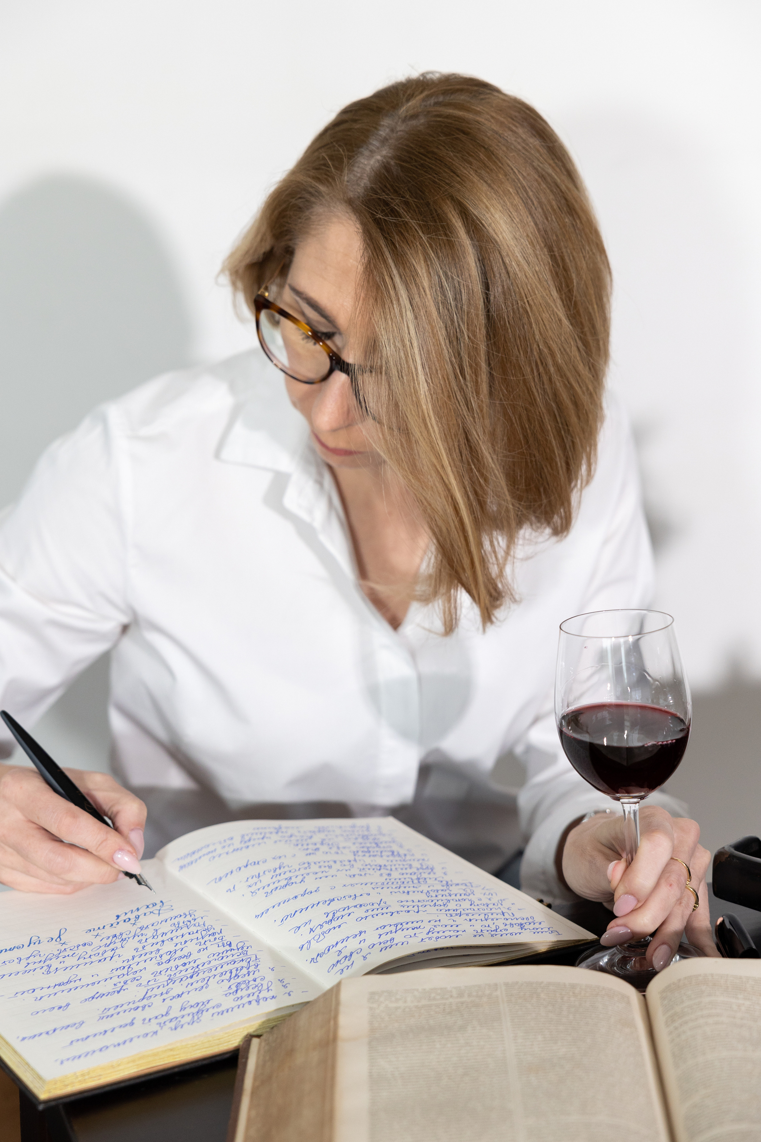 Personal branding photo session for sommelier Inessa. Евгения Смирнова — фотограф в Тулузе и юго-западной Франции