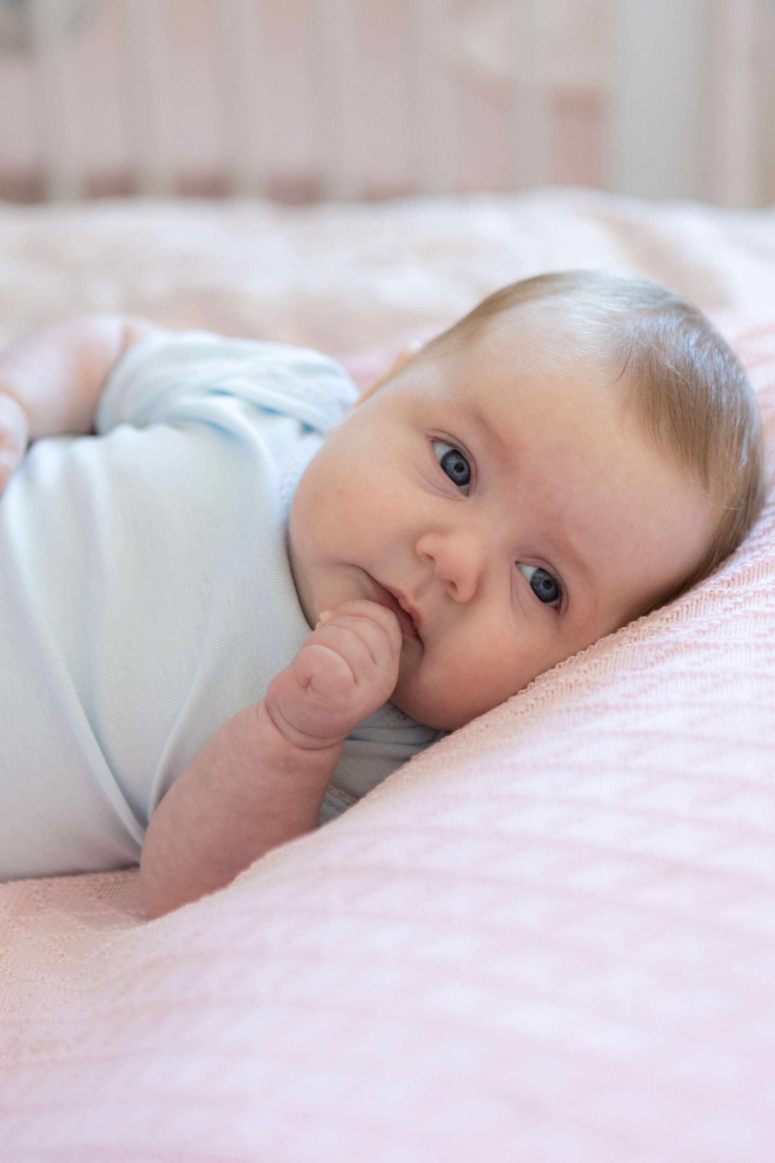 Maternity and newborn photo sessions. Eugenie Smirnova — wedding, corporate and lifestyle photographer in Toulouse and Southwest France