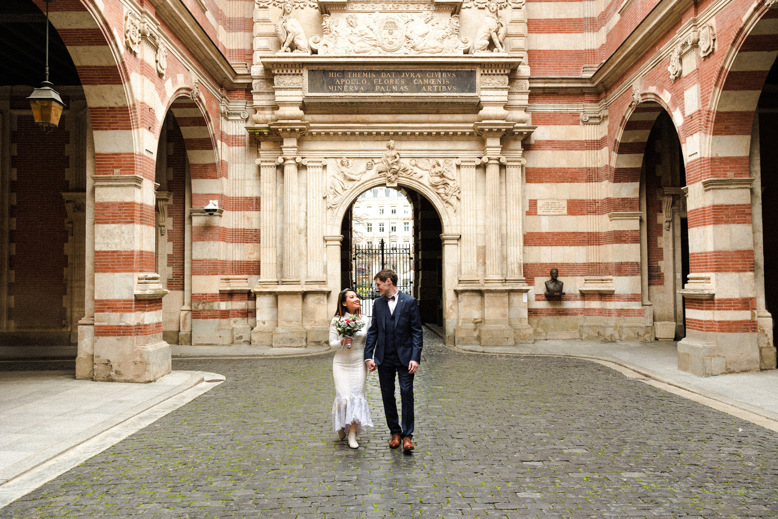 Toulouse intimate wedding photoshoot for Arnaud & Daniel. Eugenie Smirnova — wedding, corporate and lifestyle photographer in Toulouse and Southwest France