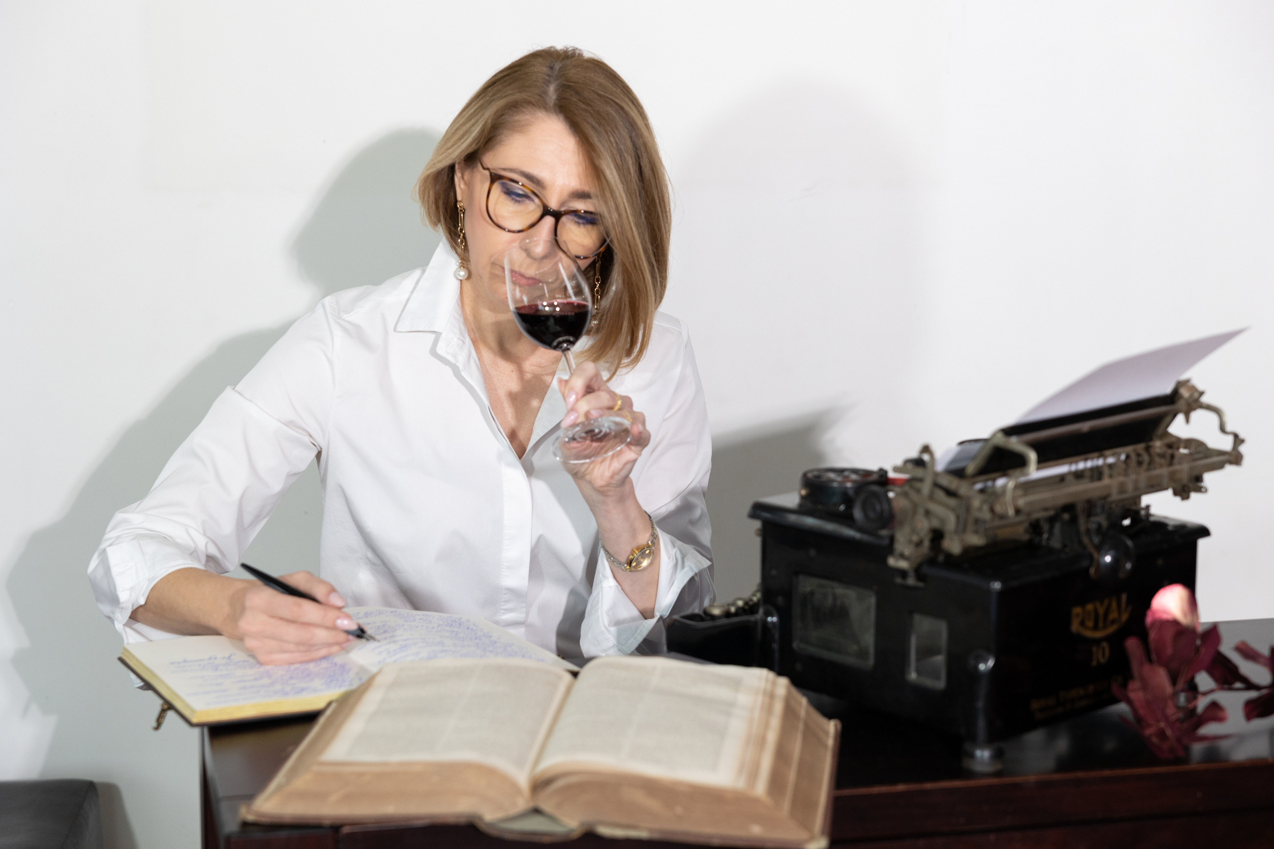 Personal branding photo session for sommelier Inessa. Евгения Смирнова — фотограф в Тулузе и юго-западной Франции