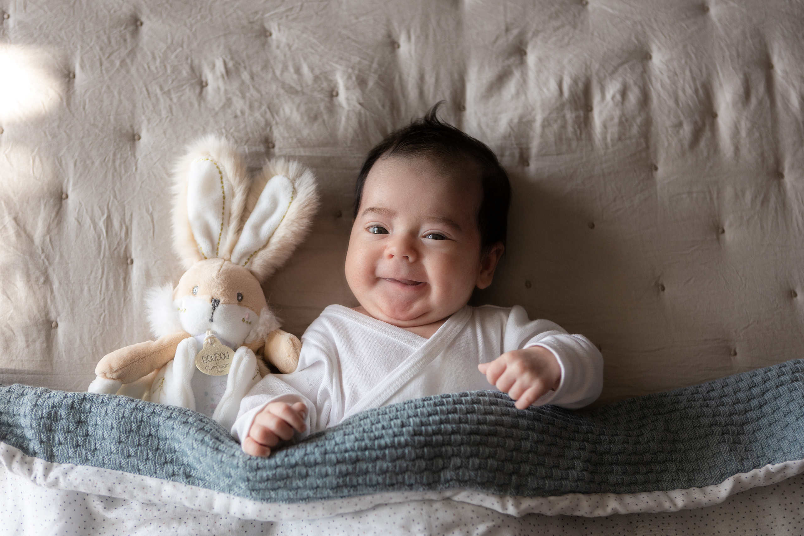 Maternity and newborn photo sessions. Eugenie Smirnova — wedding, corporate and lifestyle photographer in Toulouse and Southwest France