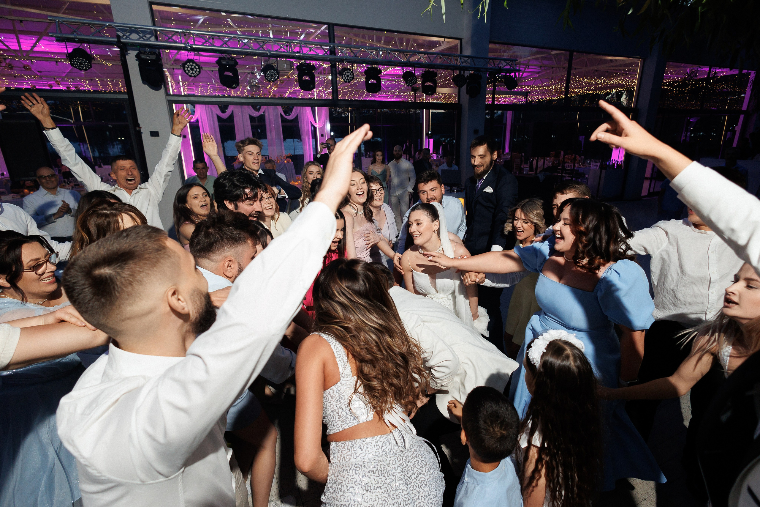 Florin & Corina — Complexul Turistic Costesti — Wedding Day. Servicii Foto și Video 067188353
