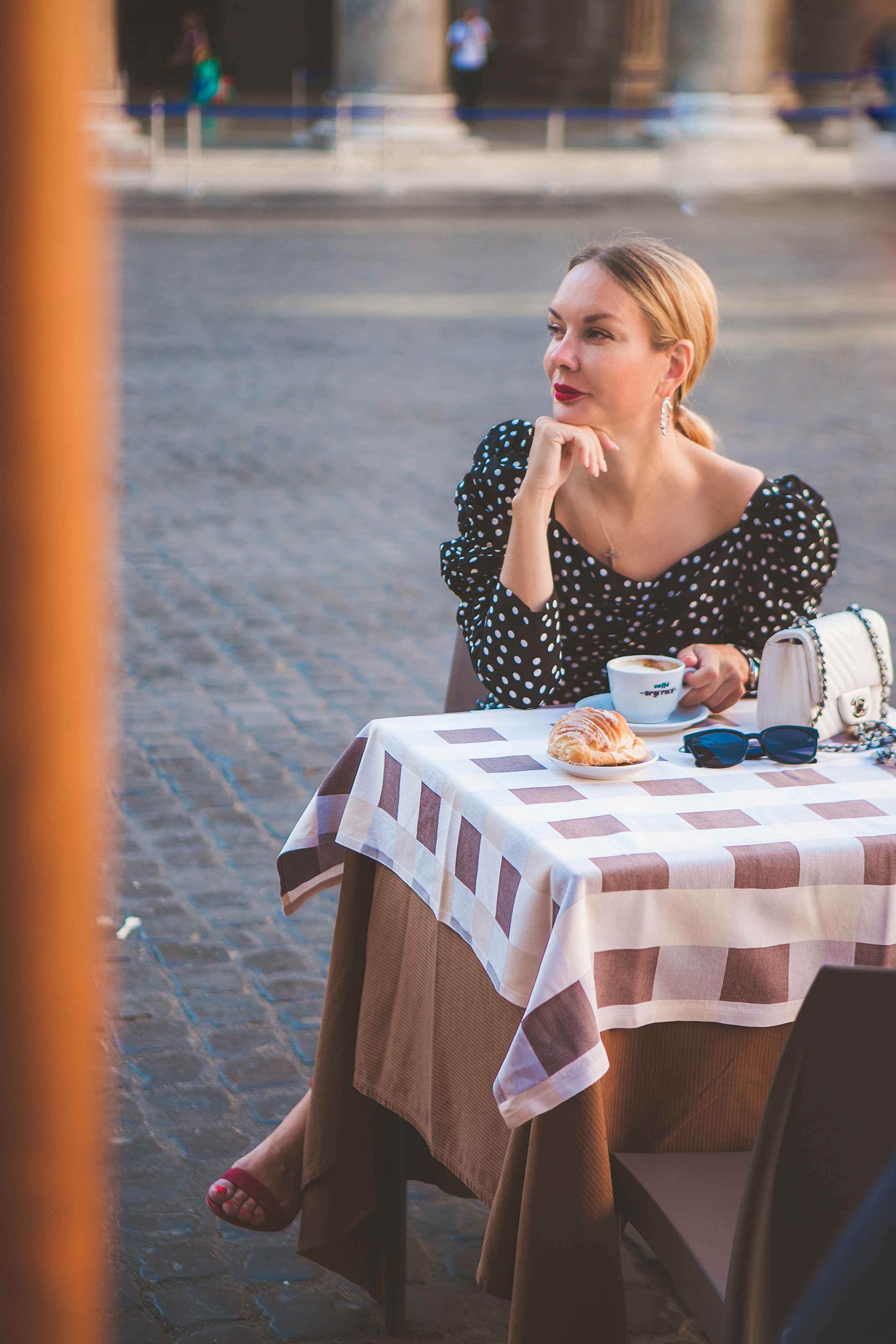 Maria. Professional photographer based in Rome