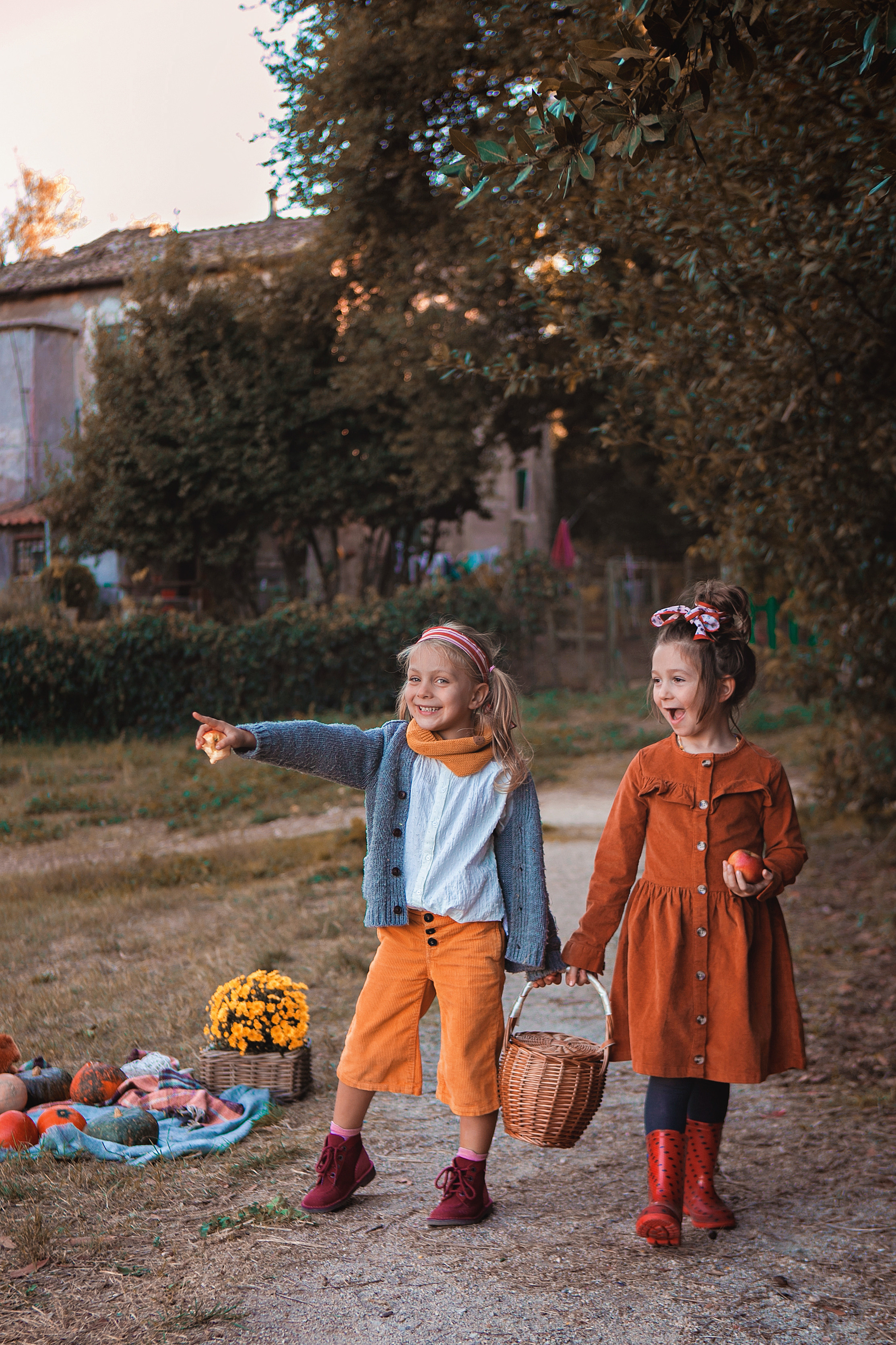 Autumn photoshooting. Professional photographer based in Rome