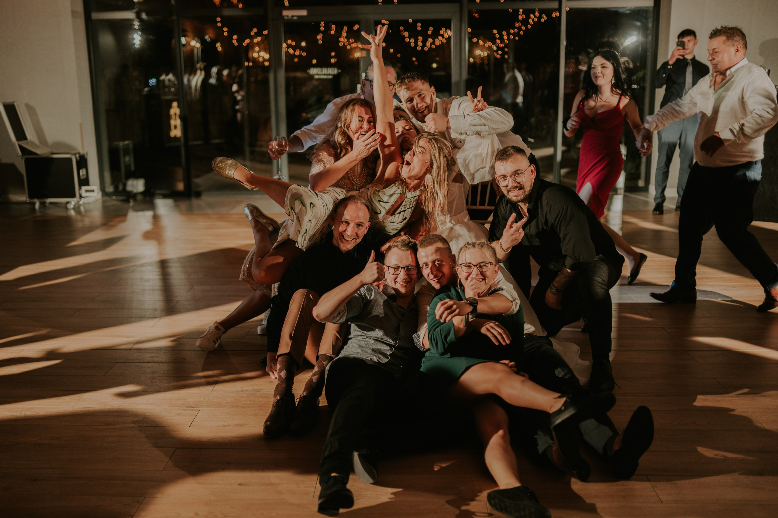 Sala Koralowa w Jaworzu: Opowieść o ślubie Nikoli i Kacpra. Karkowskafoto - fotografia miłości