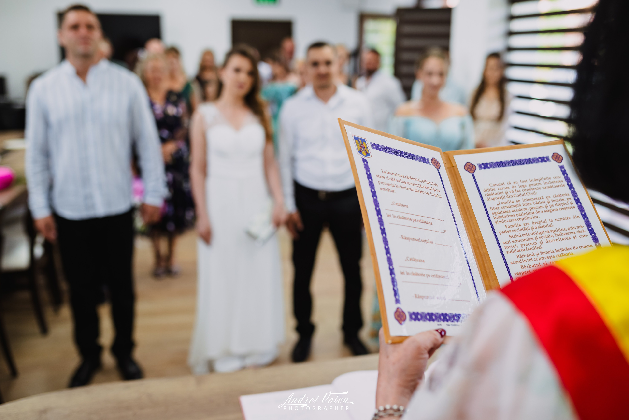 Fotografia de nuntă. Andrei Voicu Fotograf. Povești nescrise, surprinse atent