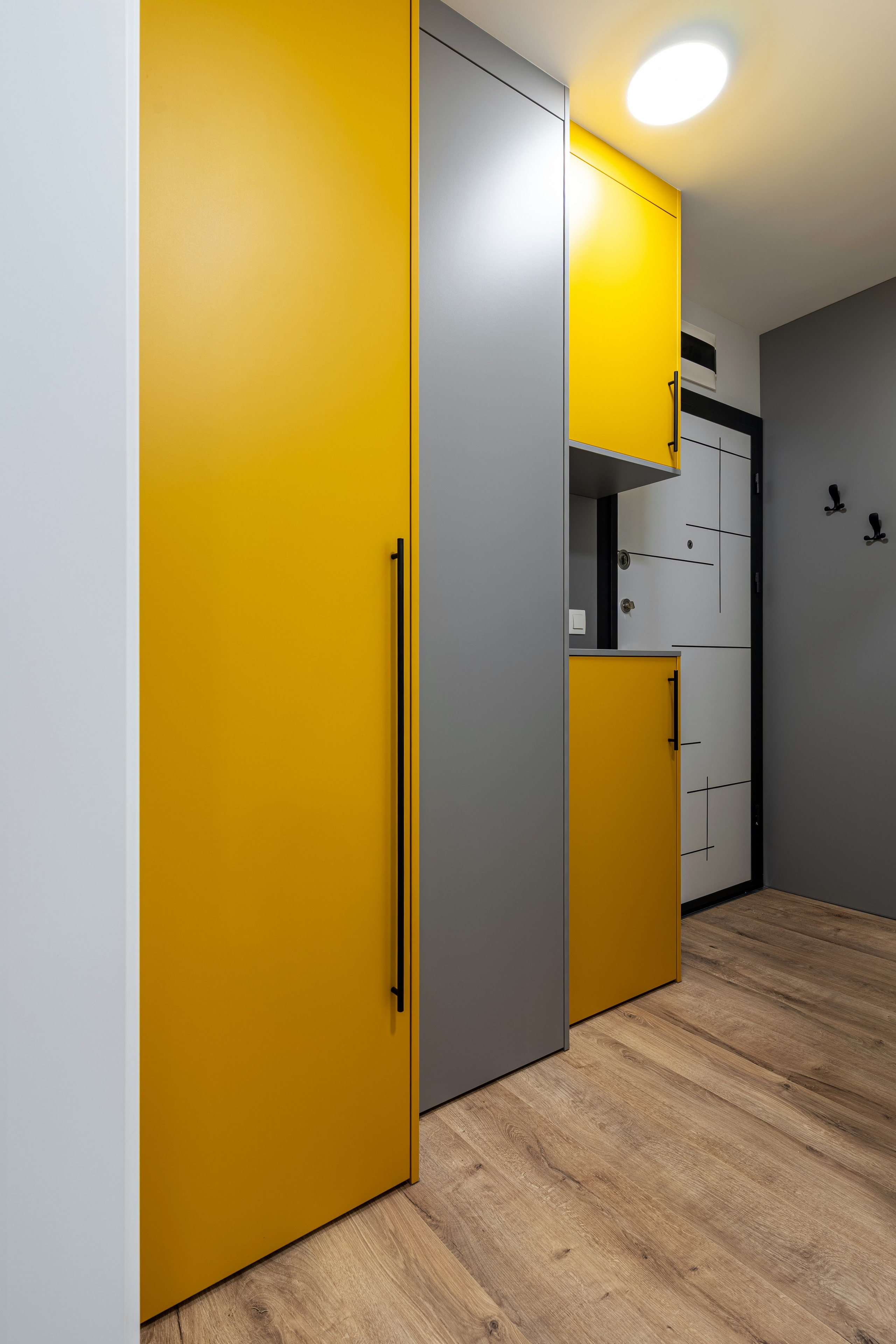 Поръчково обзавеждане на апартамент. Професионален фотограф в Пловдив и областта