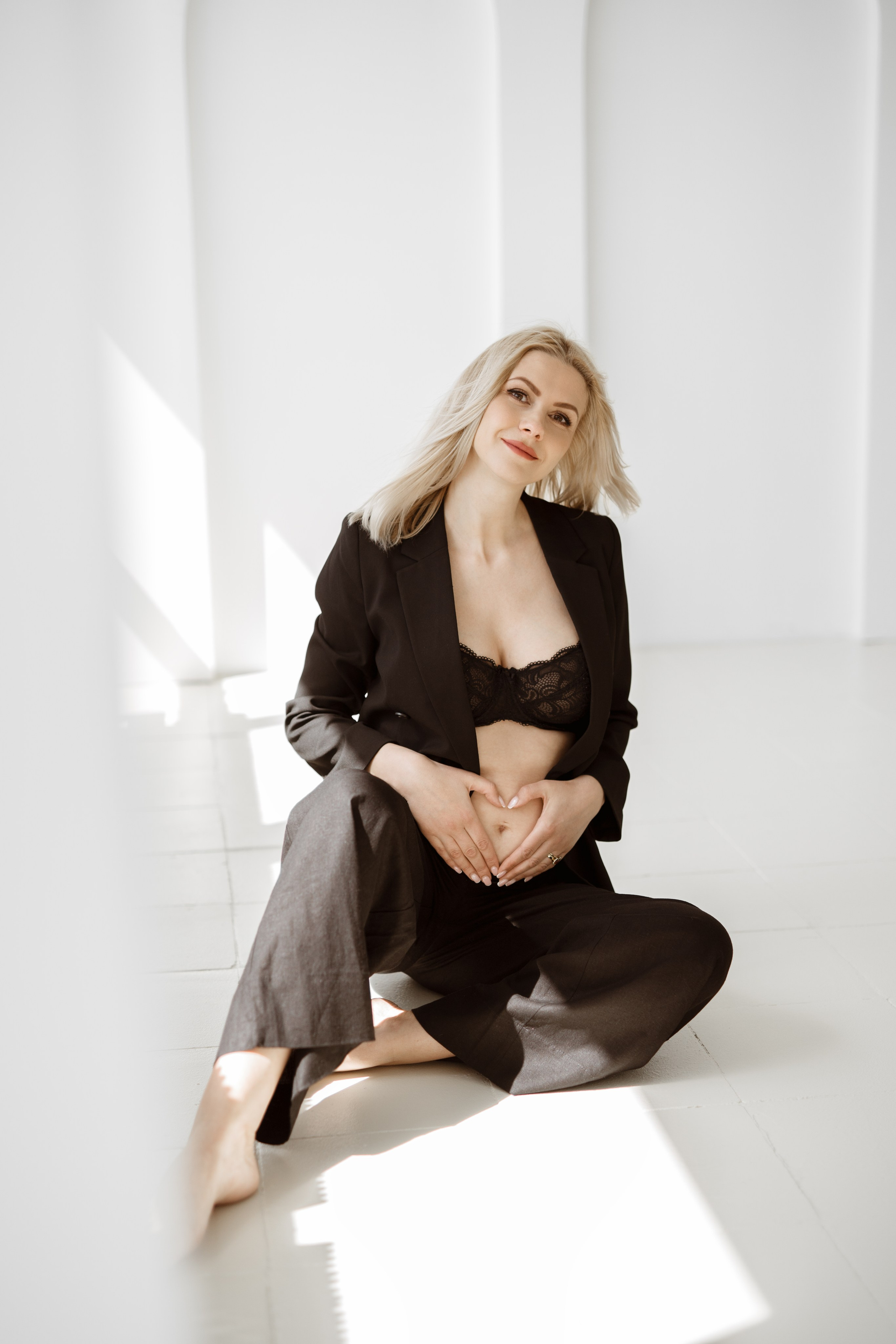 Naturalna, wyjątkowa, delikatna sesja ciążowa w Łodzi. Fotograf Łódź - sesja ciążowa, noworodkowa, dziecięca. Studio w Łodzi