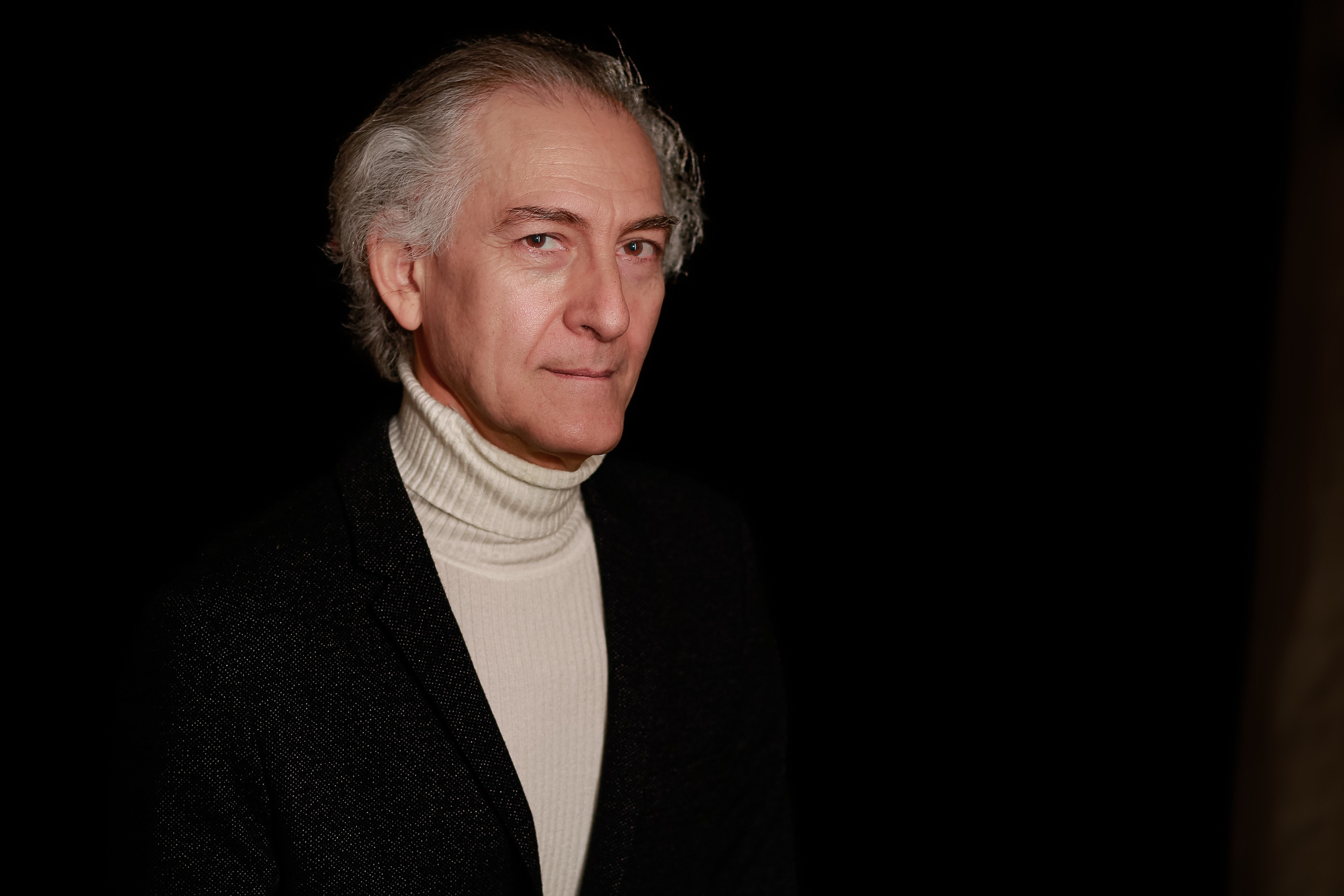 Aleksander Pustovit. Portret photographer in Switzerland Artur Magpie