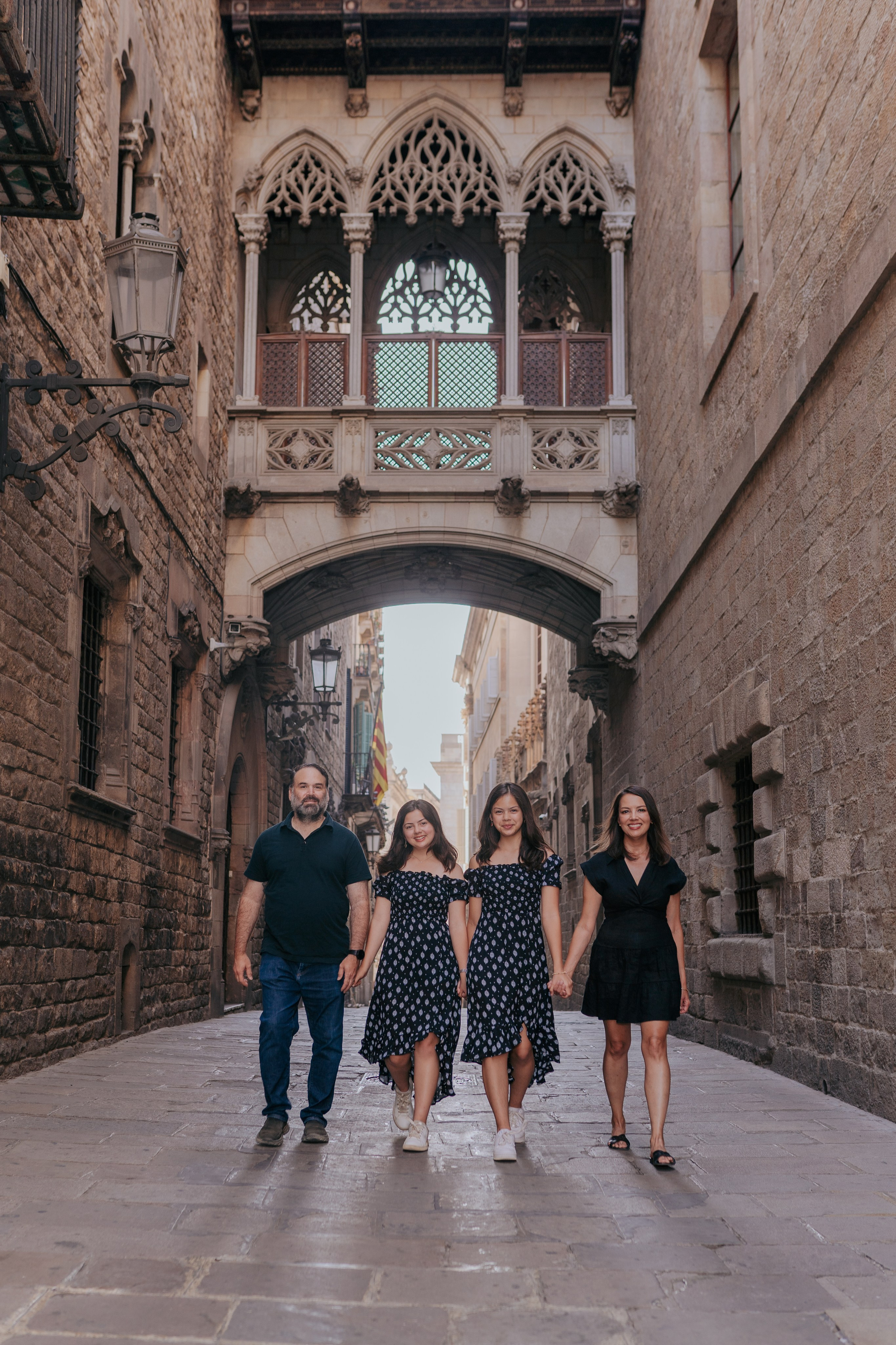 What to Wear for a Summer Family Photoshoot in Barcelona. DiaFoto — Wow Photographer in Barcelona | Premium Barcelona Photoshoot Experience