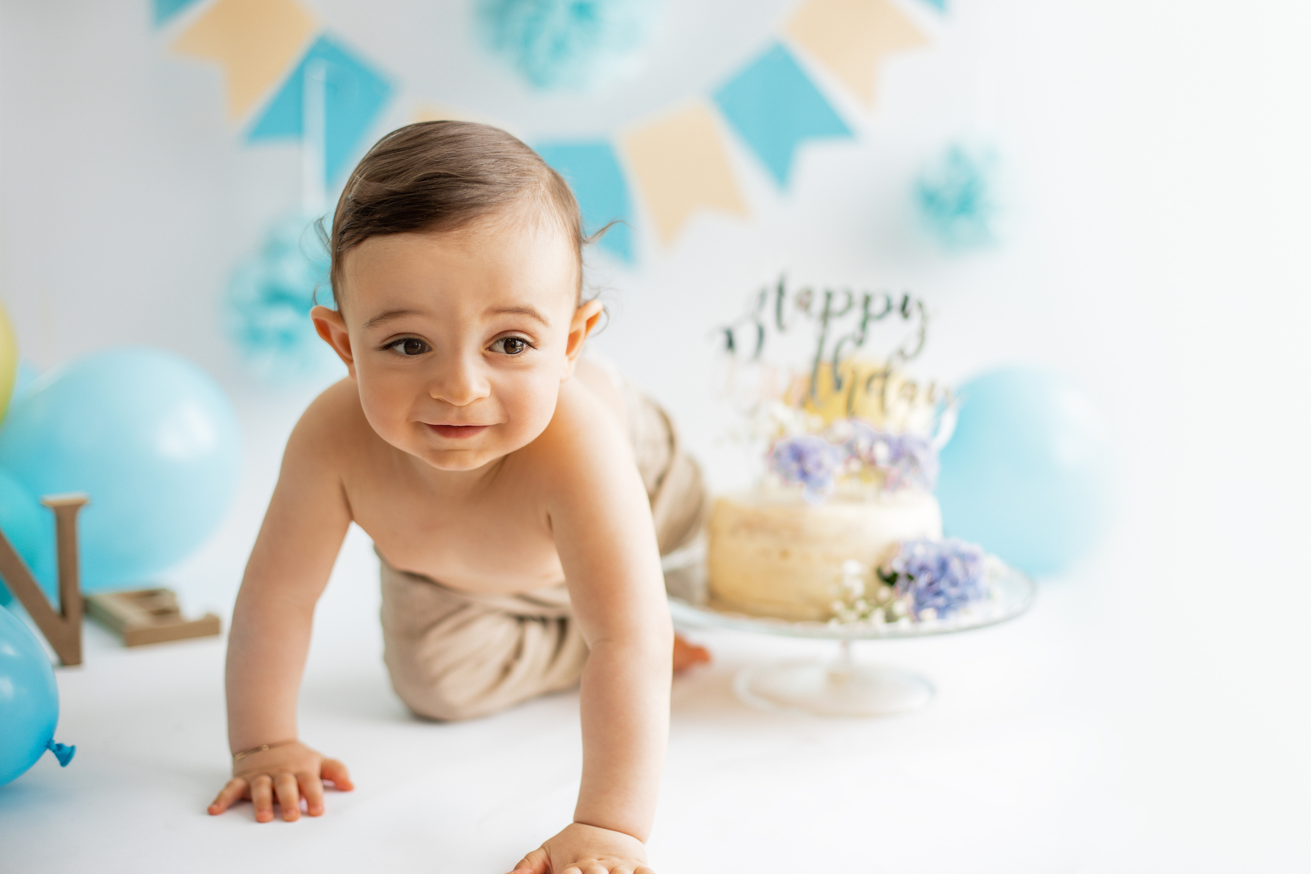 CAKE SMASH ja 1 V KUVAUKSET. Valokuvaaja Itä-Uudellamaalla Viktoria photography