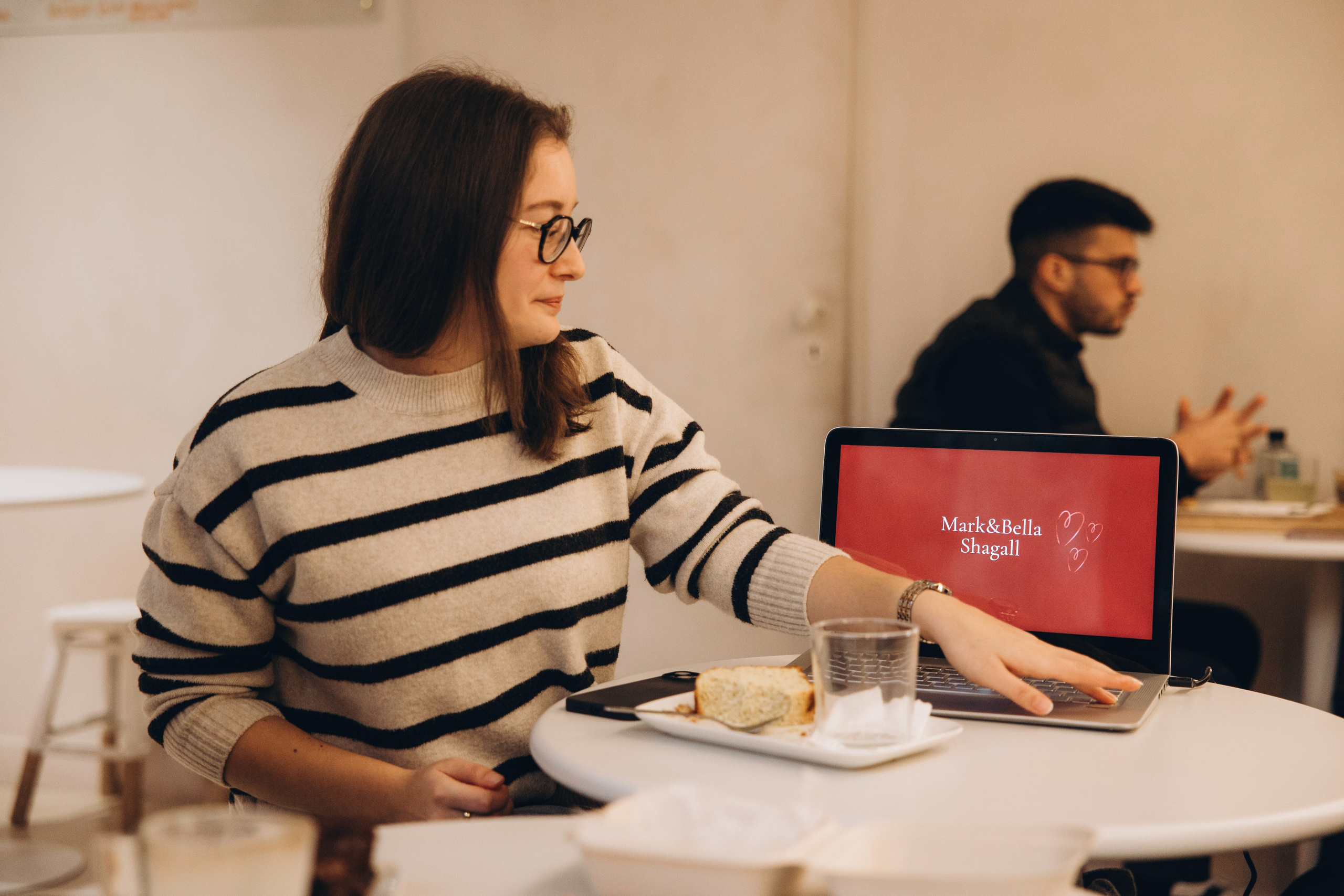 Event photo session for Art brunch Toulouse. Eugenie Smirnova — wedding, corporate and lifestyle photographer in Toulouse and Southwest France