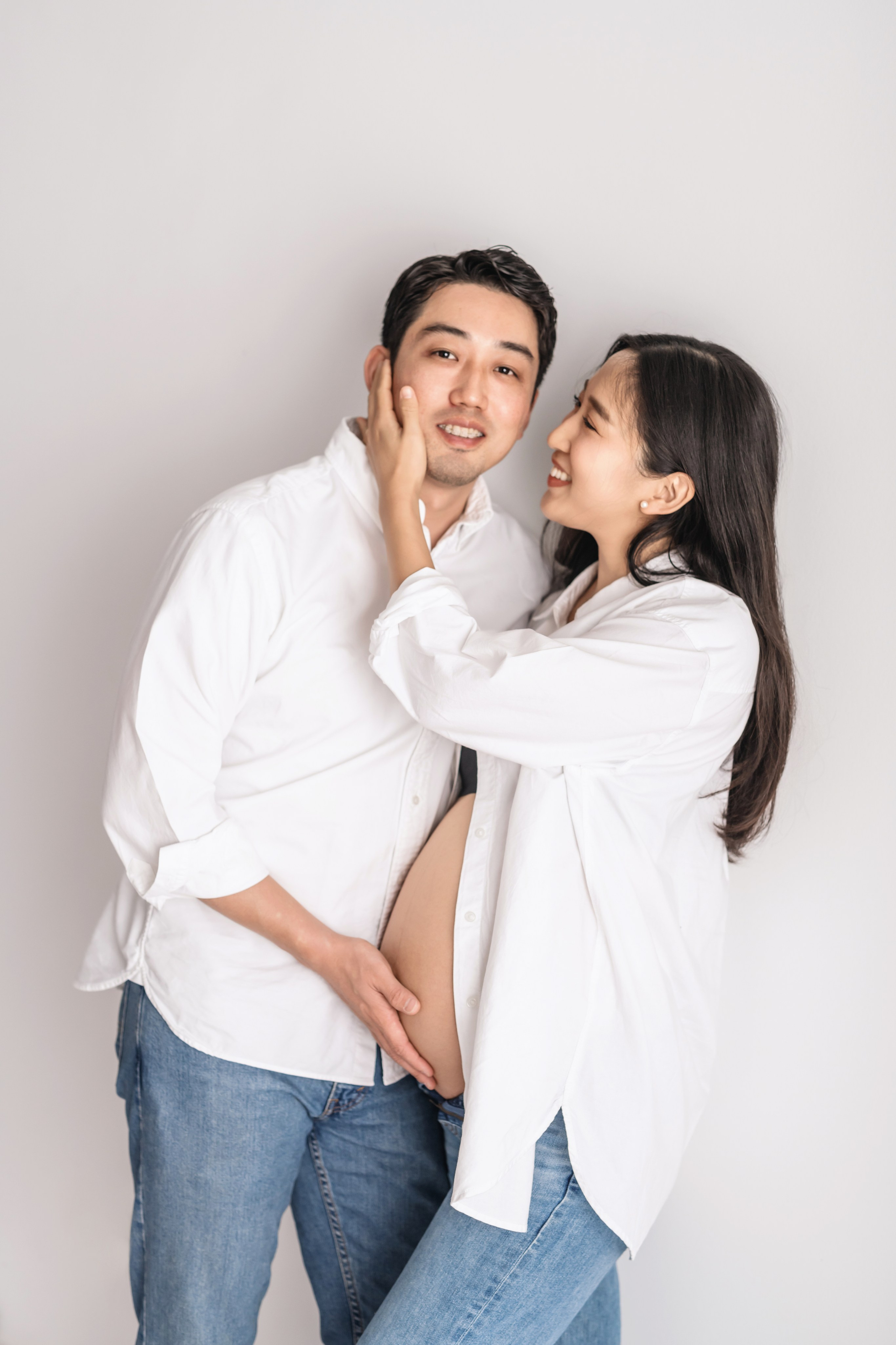 Babybauch Fotografie in Düsseldorf NRW. Neugeborenenfotografie, Babyfotografie in Düsseldorf und Umgebung