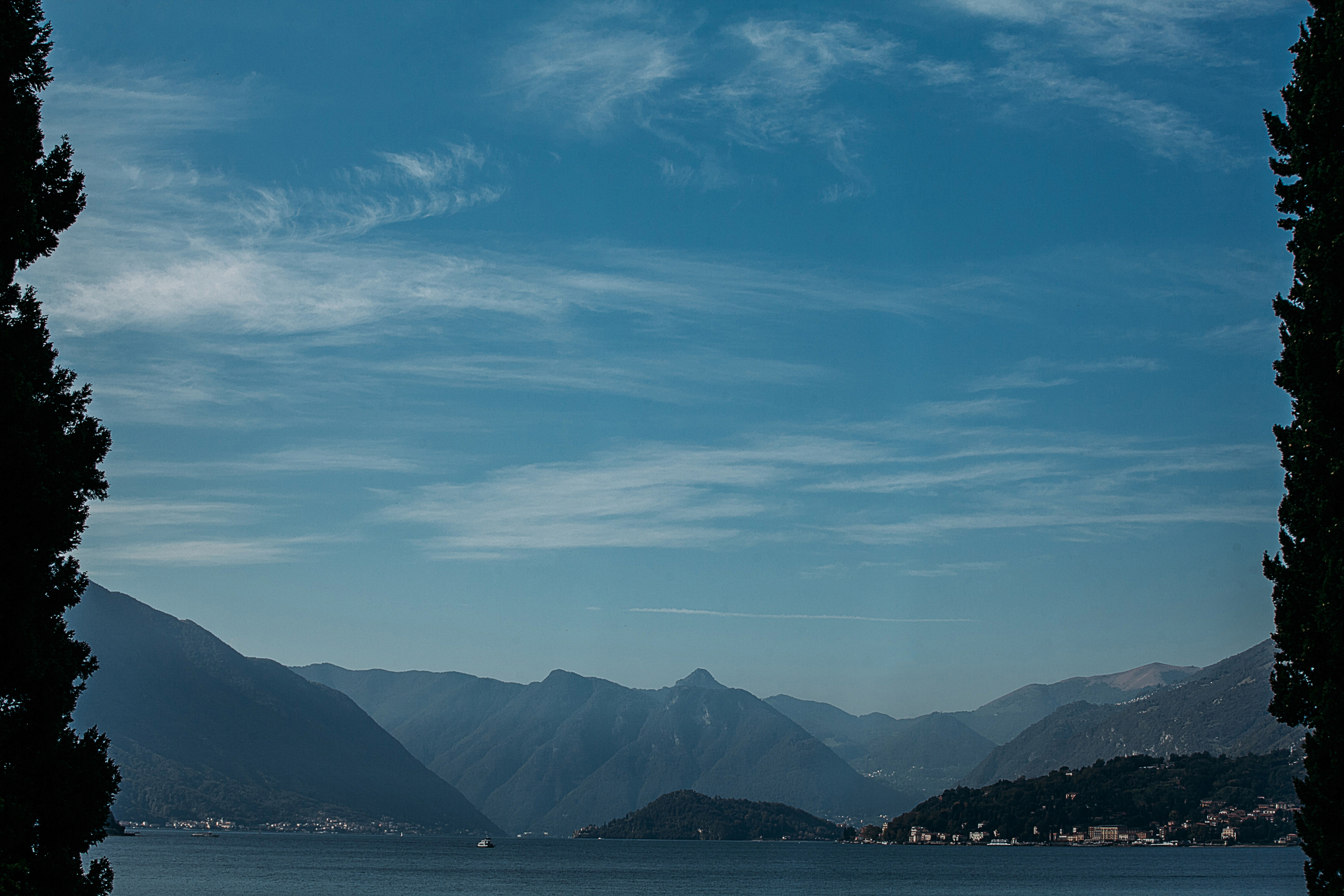 Wedding Italy Como lake. Iurkovski PHOTOGRAPHY in Europe. Luxury destination weddings and events