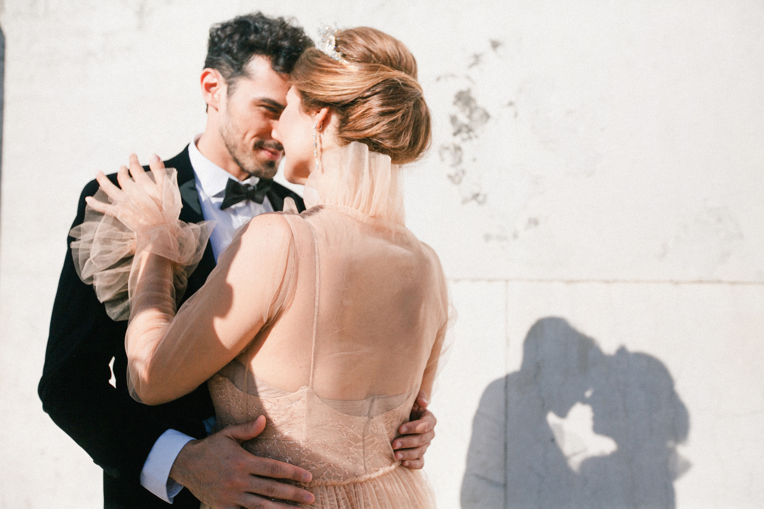 Rome Piazza Venezia & Coliseum Love Story. Iurkovski PHOTOGRAPHY in Europe. Luxury destination weddings and events