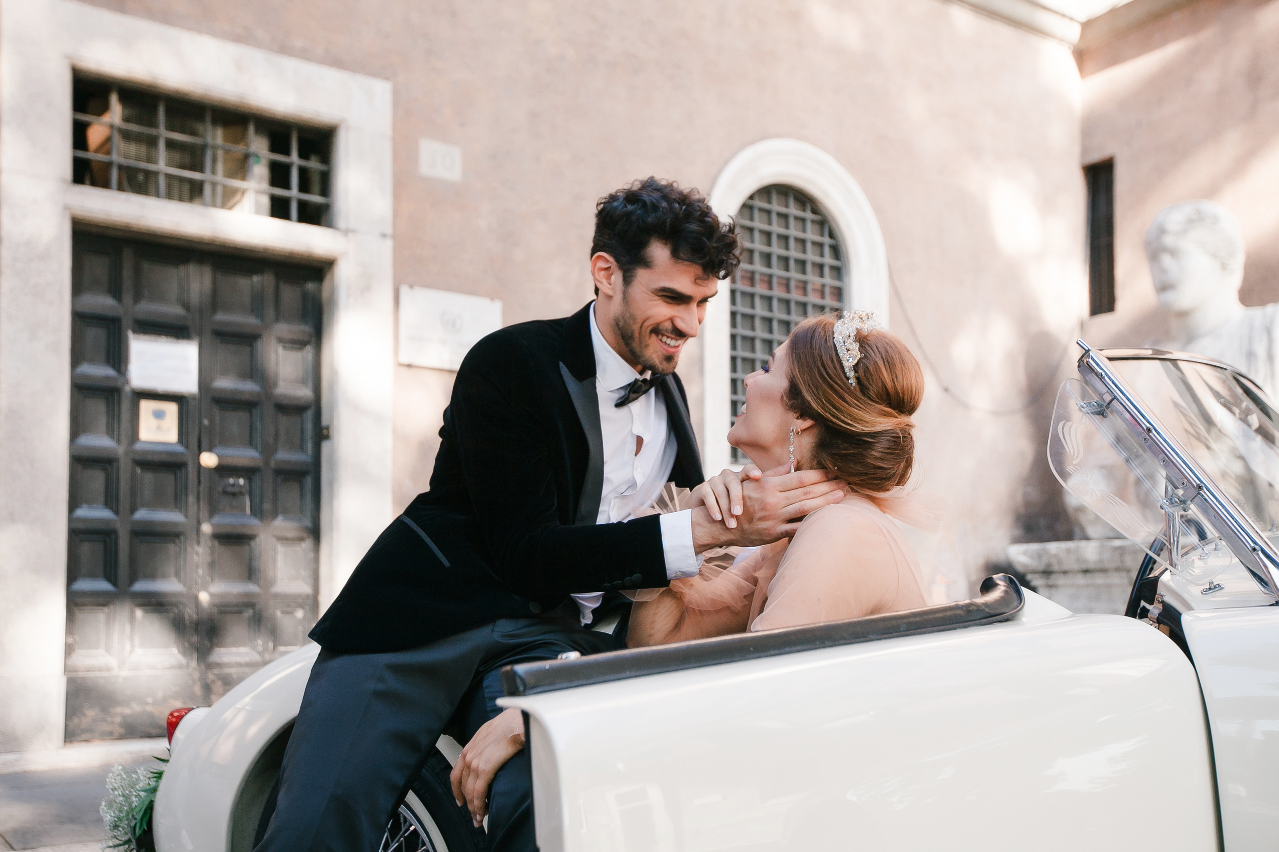 Rome Piazza Venezia & Coliseum Love Story. Iurkovski PHOTOGRAPHY in Europe. Luxury destination weddings and events