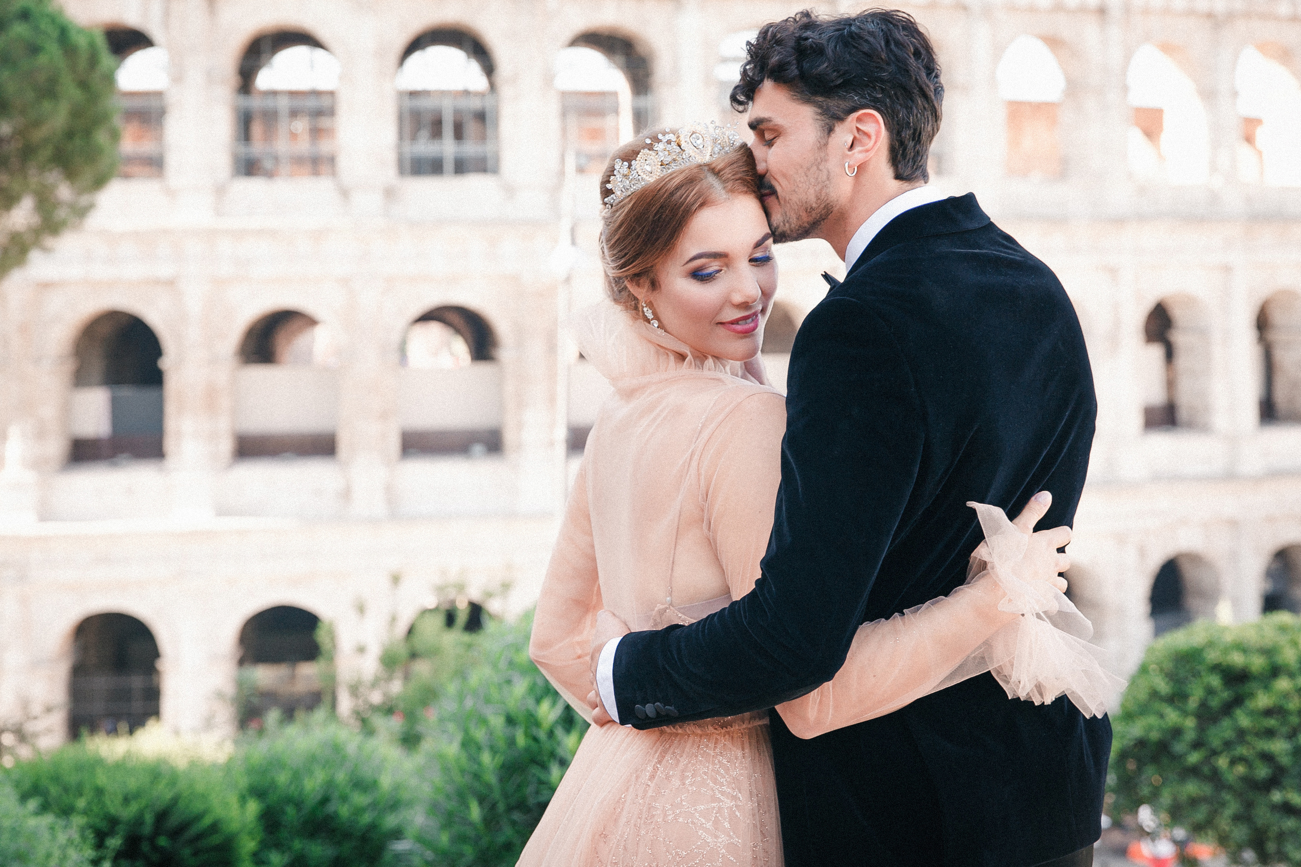 Rome Piazza Venezia & Coliseum Love Story. Iurkovski PHOTOGRAPHY in Europe. Luxury destination weddings and events