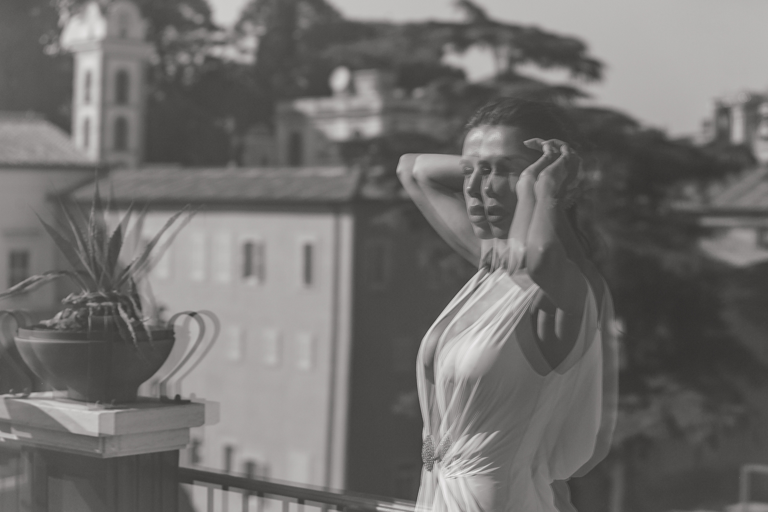 Trevi Fountain & Spanish steps Wedding Photowalk. Iurkovski PHOTOGRAPHY in Europe. Luxury destination weddings and events