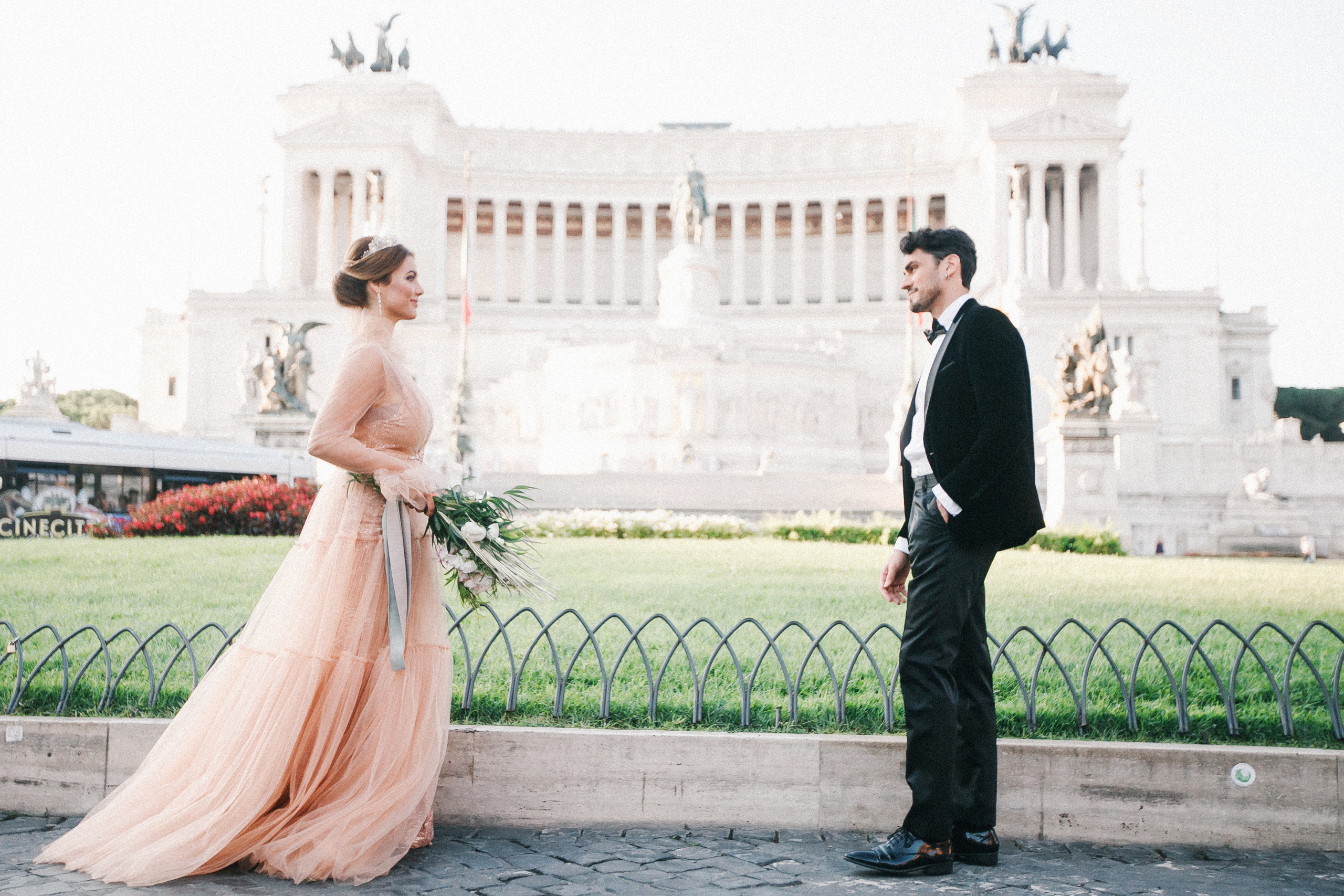 Rome Piazza Venezia & Coliseum Love Story. Iurkovski PHOTOGRAPHY in Europe. Luxury destination weddings and events