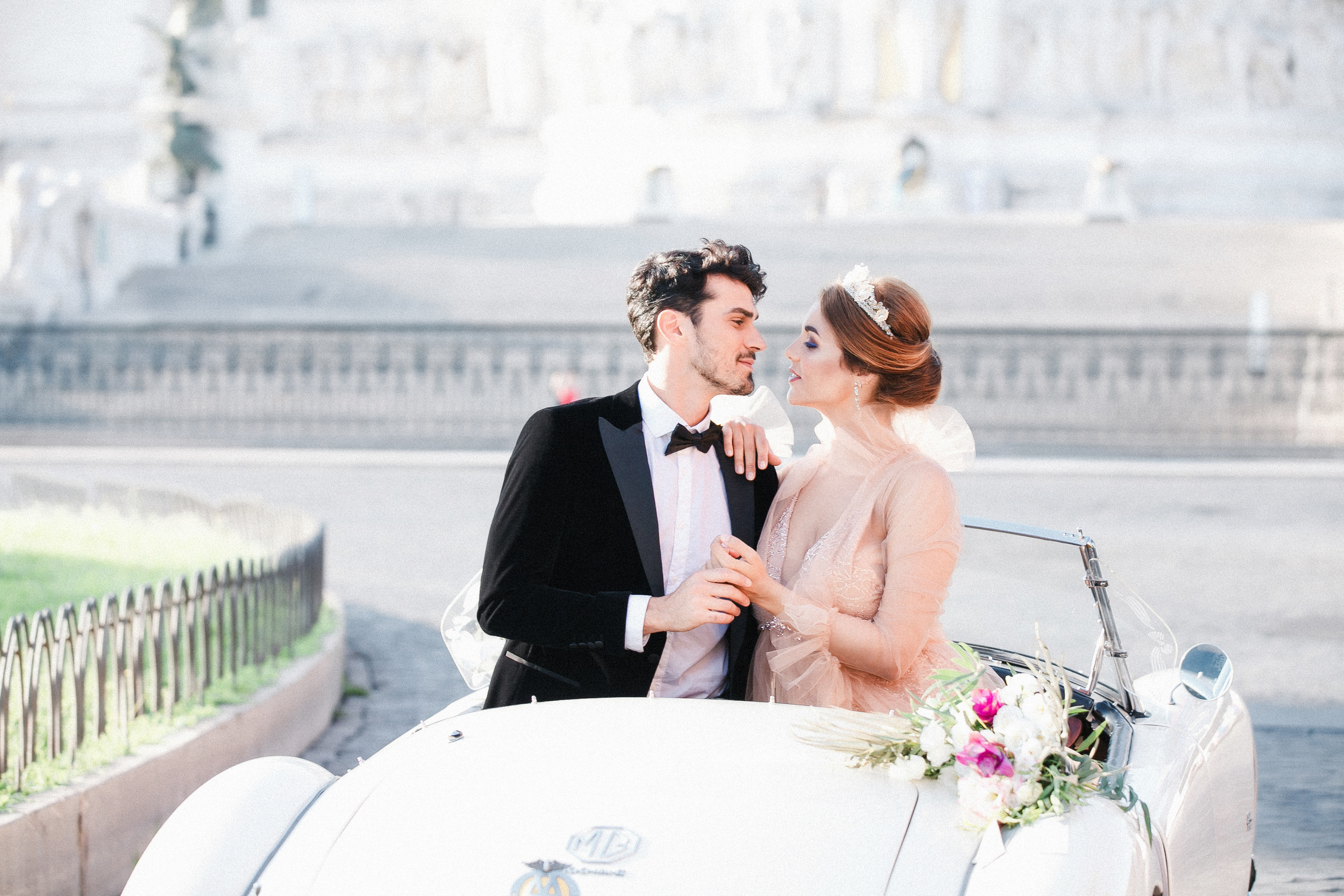 Rome Piazza Venezia & Coliseum Love Story. Iurkovski PHOTOGRAPHY in Europe. Luxury destination weddings and events