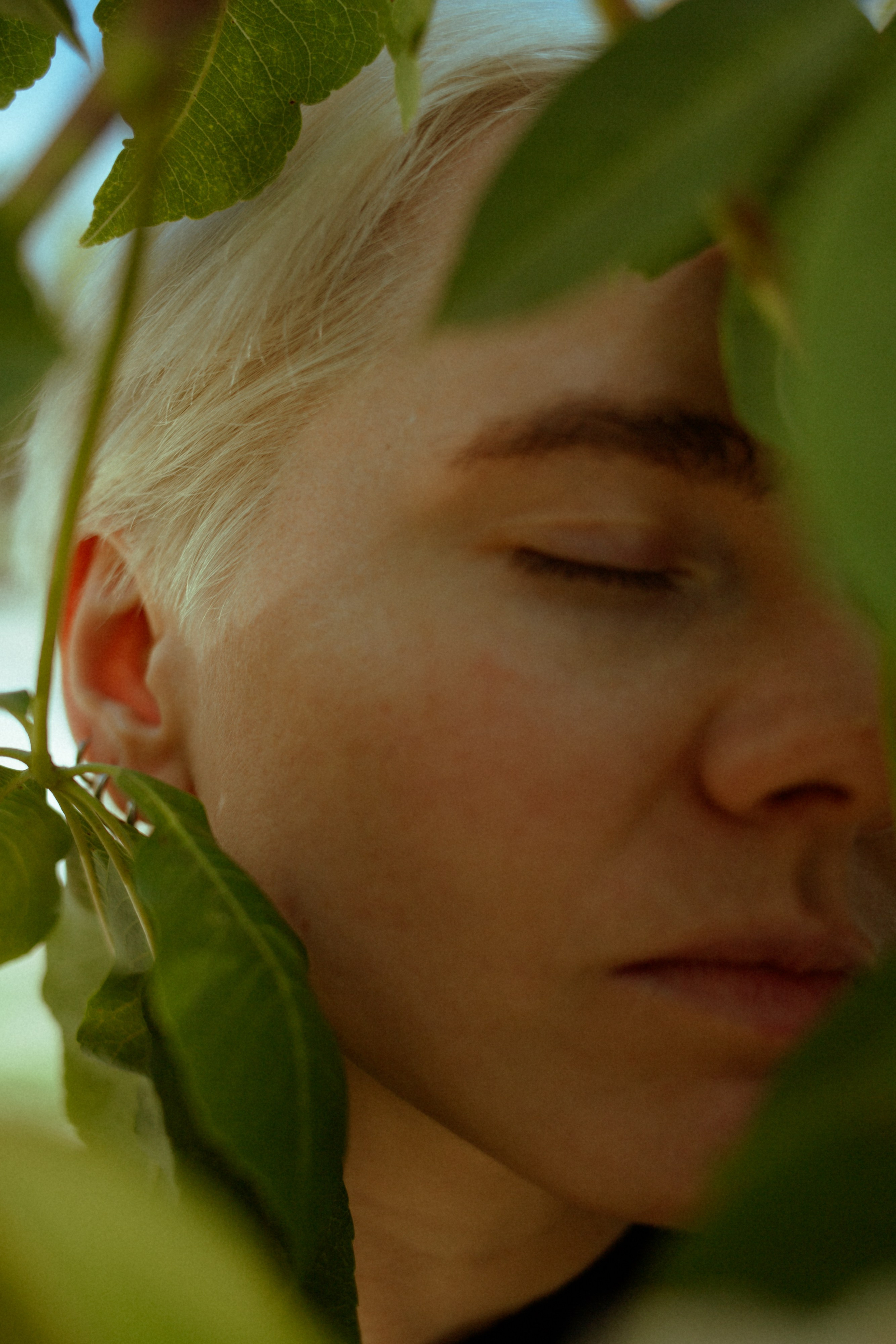 Una chica artística en la naturaleza. Marina Kálcheva – Photographer, Videographer & Visual Artist in Barcelona
