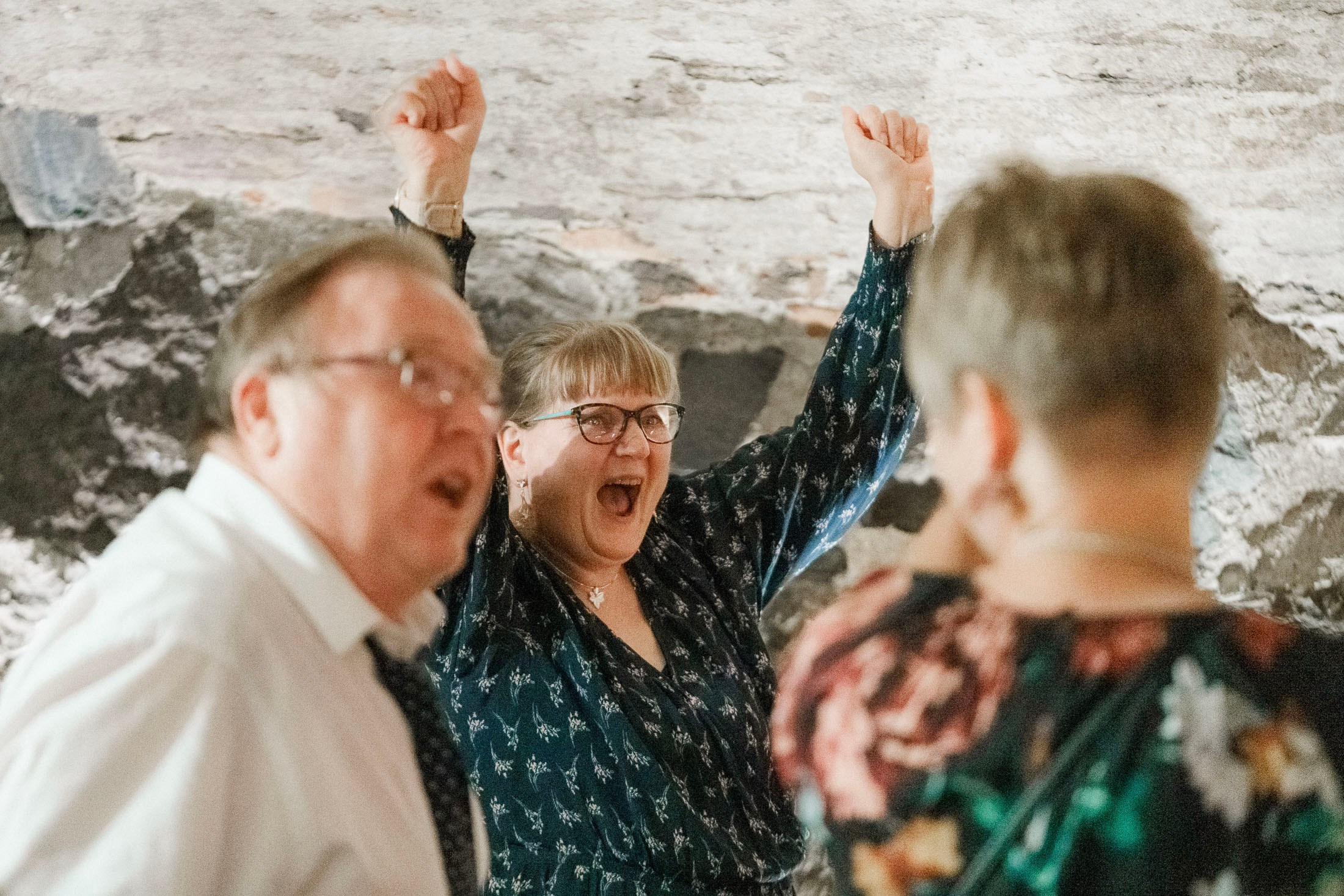 S&J, hääkuvaus Porvoon Tuomiokirkko ja Levinin kellari