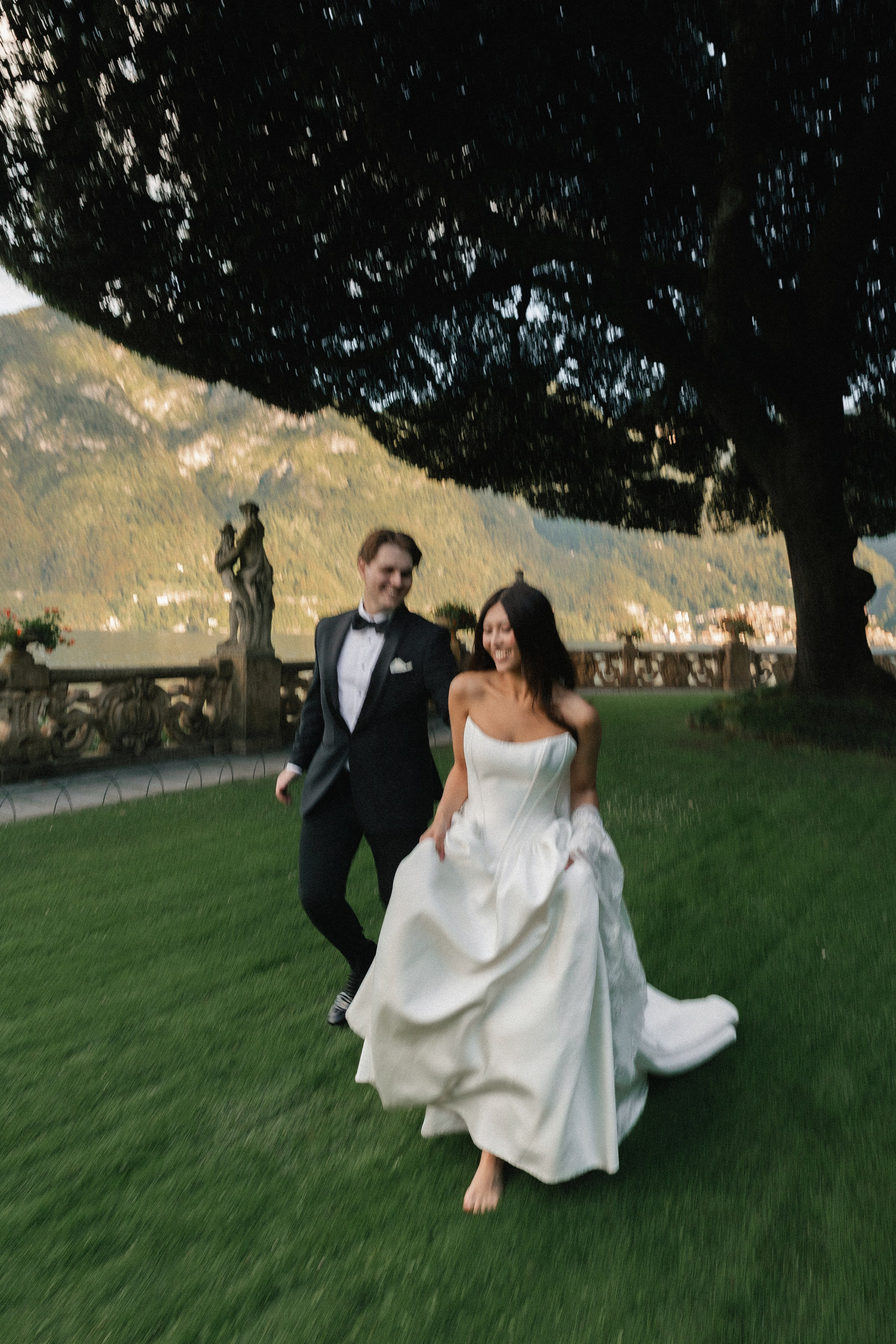 Lily & Zach, Villa del Balbianello. Photographer in Italy Anna Linnik