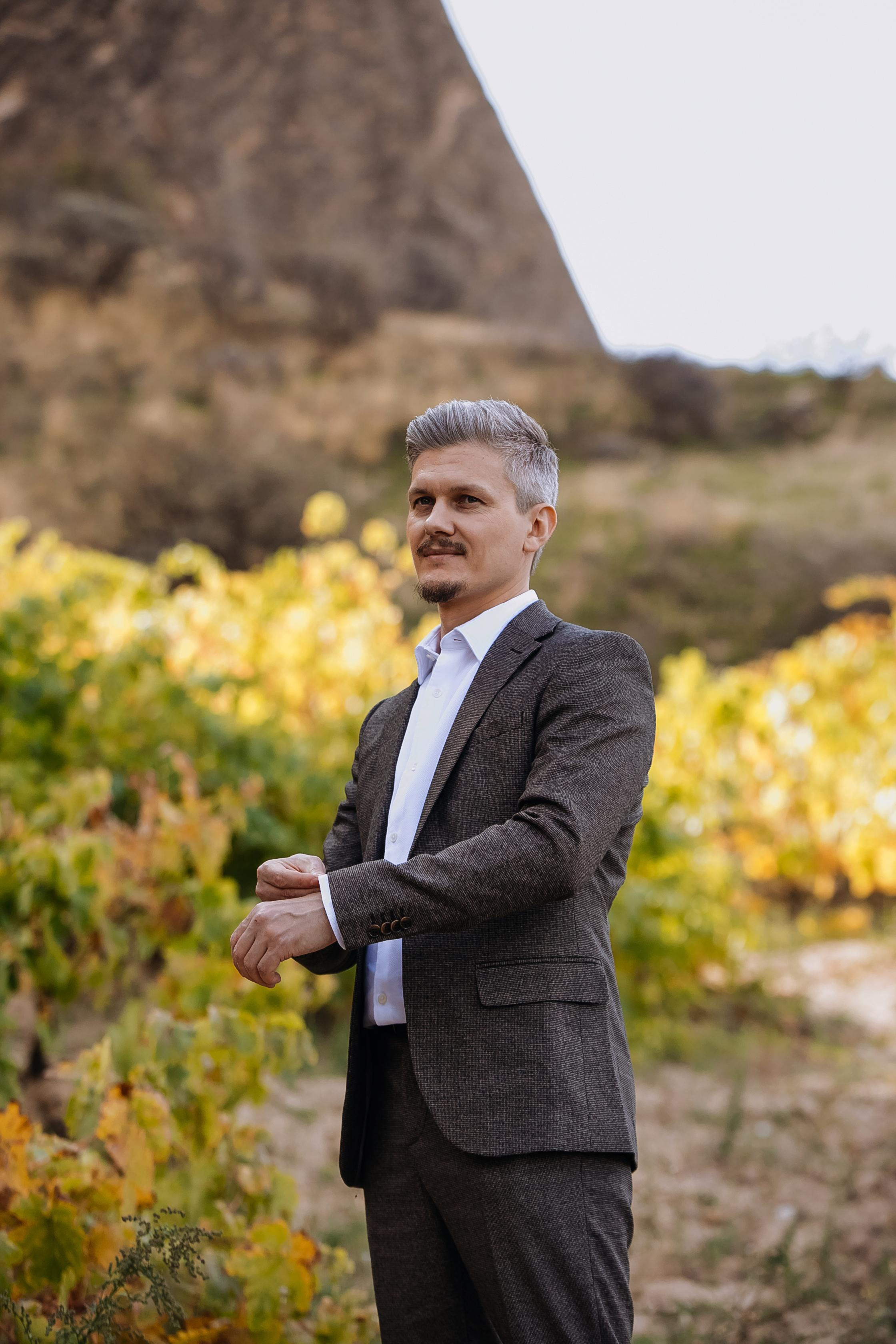 Aleksandr & Natalia — Cappadocia 10 Year Wedding Anniversary. Iurkovski PHOTOGRAPHY in Europe. Luxury destination weddings and events