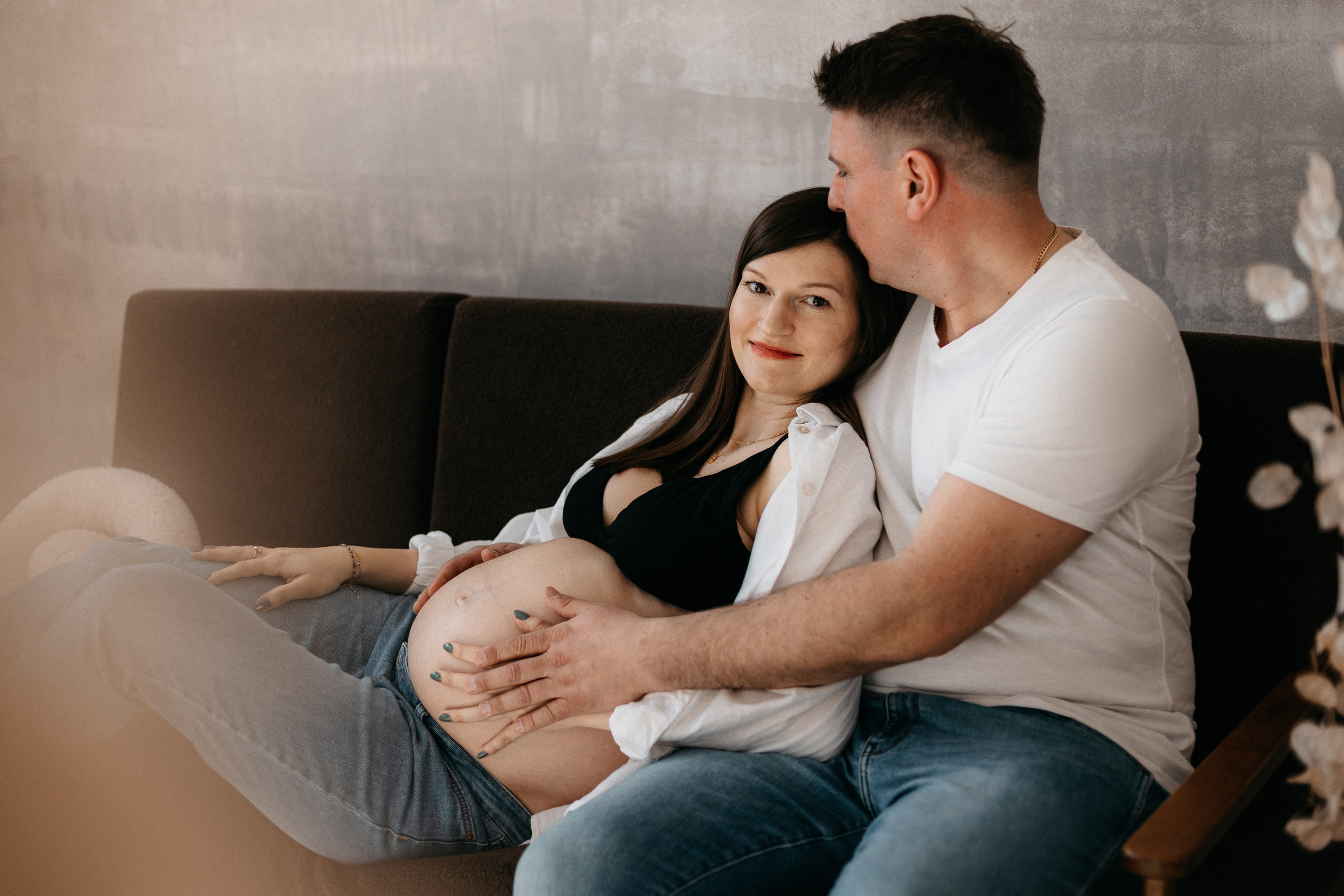 Pełna emocji fotografia sesja ciążowa lifestyle | Natalia Malinowska Fotografia | Augustów Warszawa. Natalia Malinowska Fotografia | Fotograf ślubny i rodzinny Augustów Warszawa