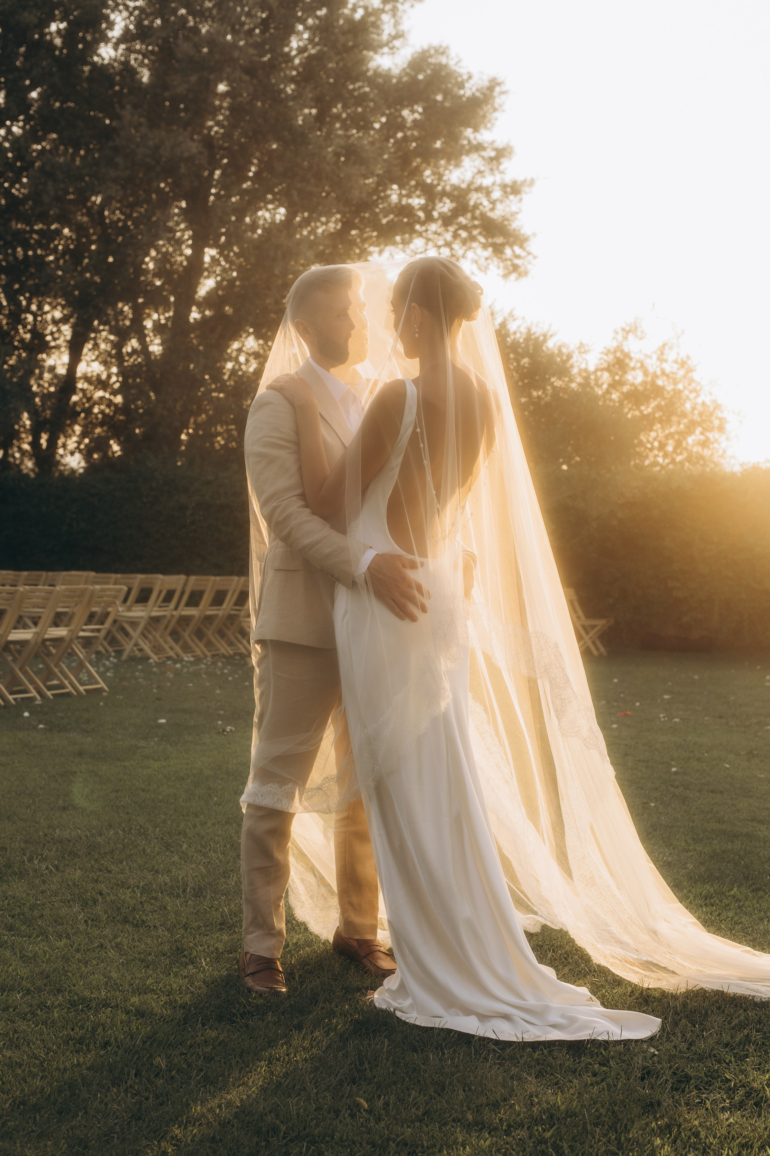 Lauren & Jamie. Hotel Castell d’Emporda. Paola wedding photographer / videographer in Barcelona