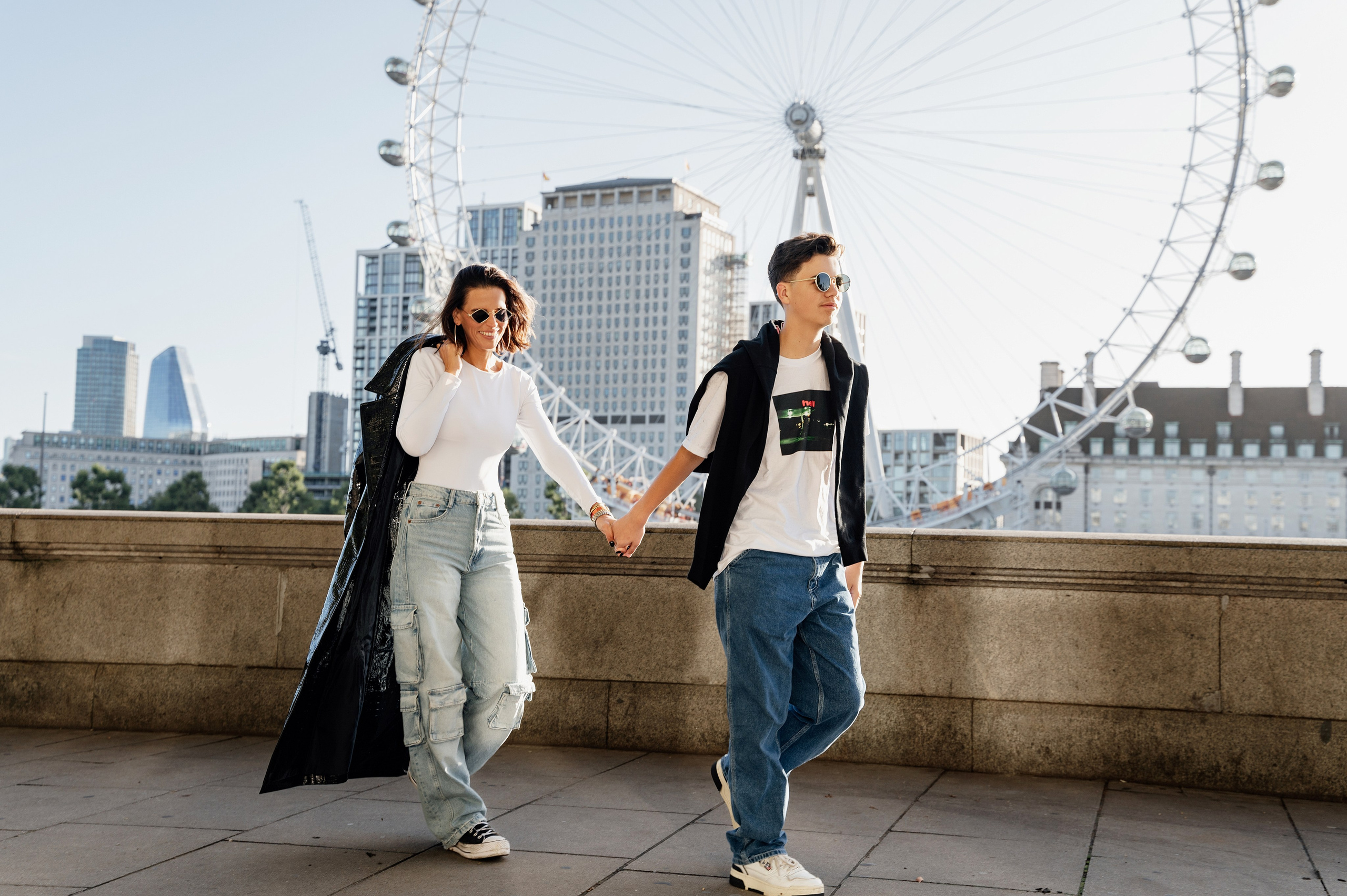 Tower Bridge+Westminster Carmela with son. FAMILY AND WEDDING PHOTOGRAPHER IN LONDON MARINA RIVA