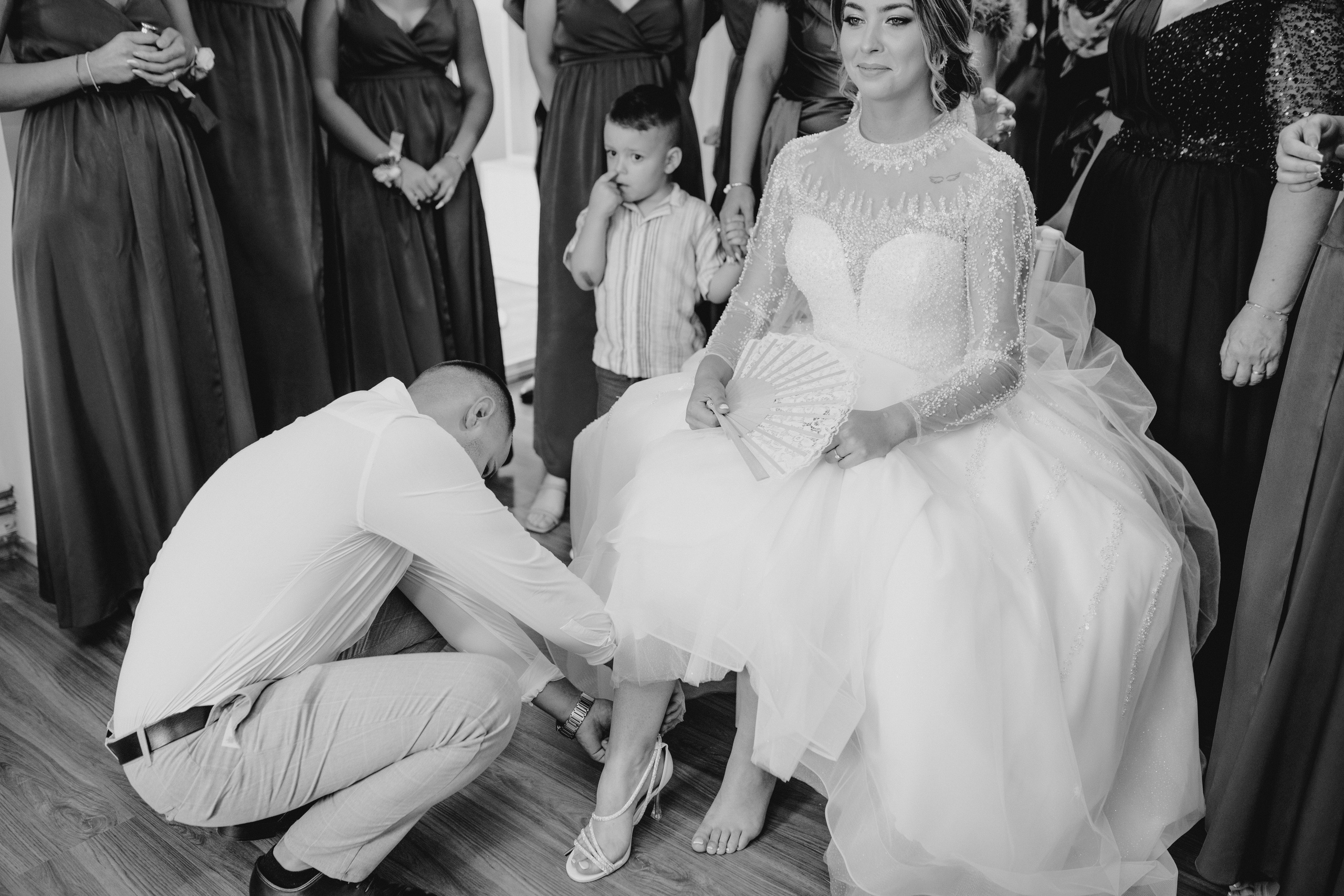 Mireasa in cimitir. Stefan Teodorescu — Fotograf de Nunta