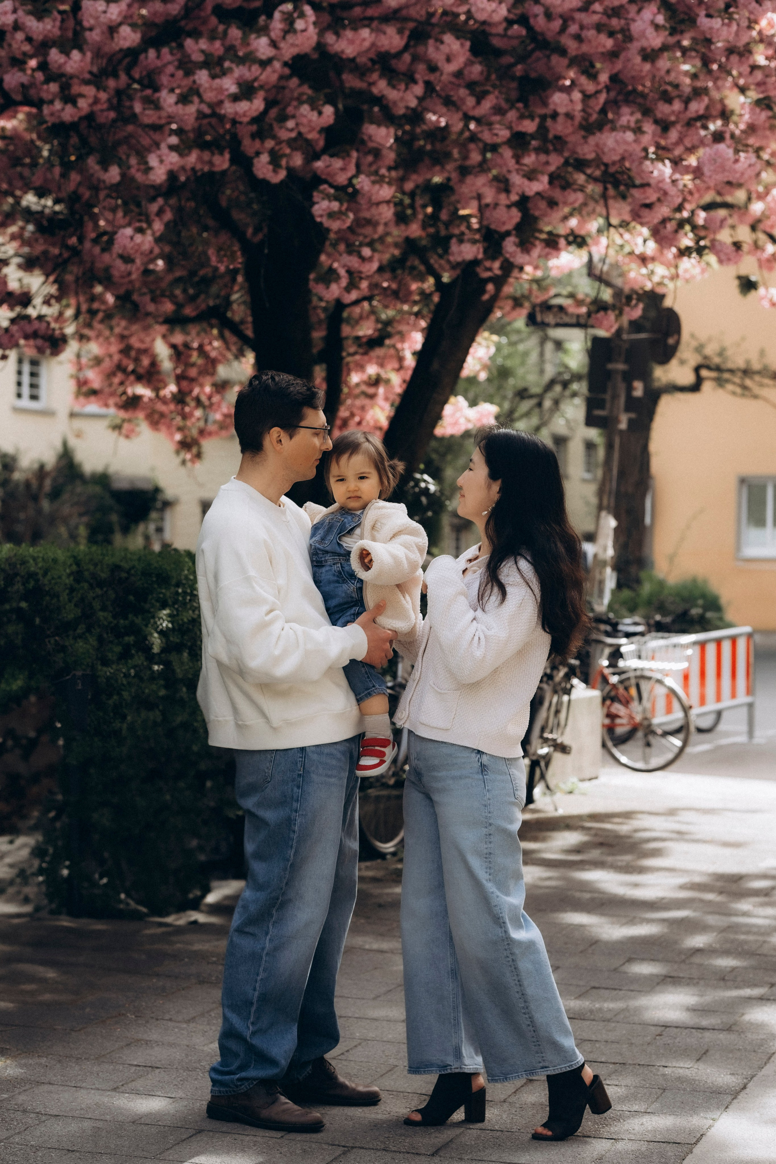 Kirill, Inga & Lea in spring bloom. Фотографы Минск и мир