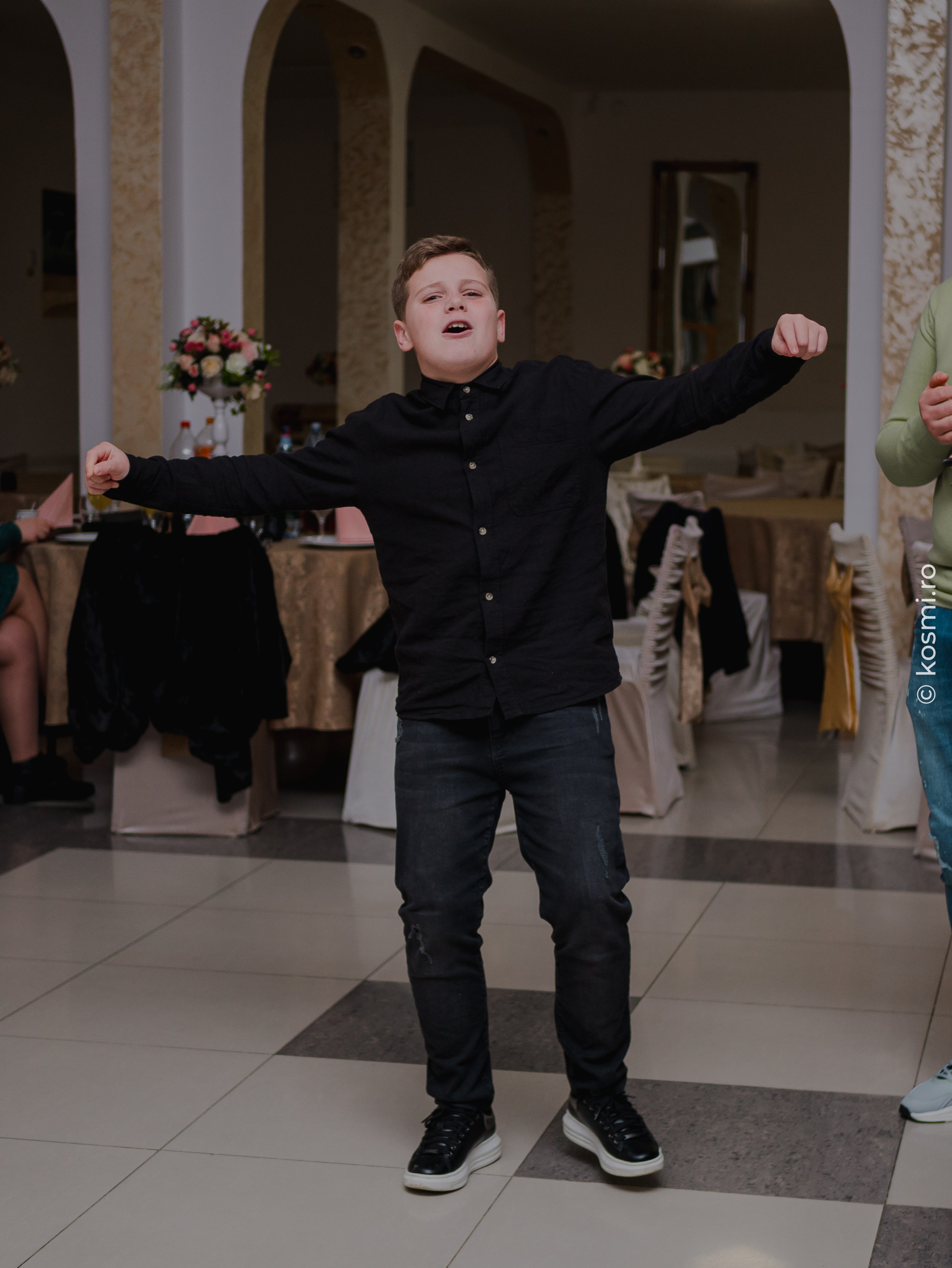 Majorat Andreea. Kosmi