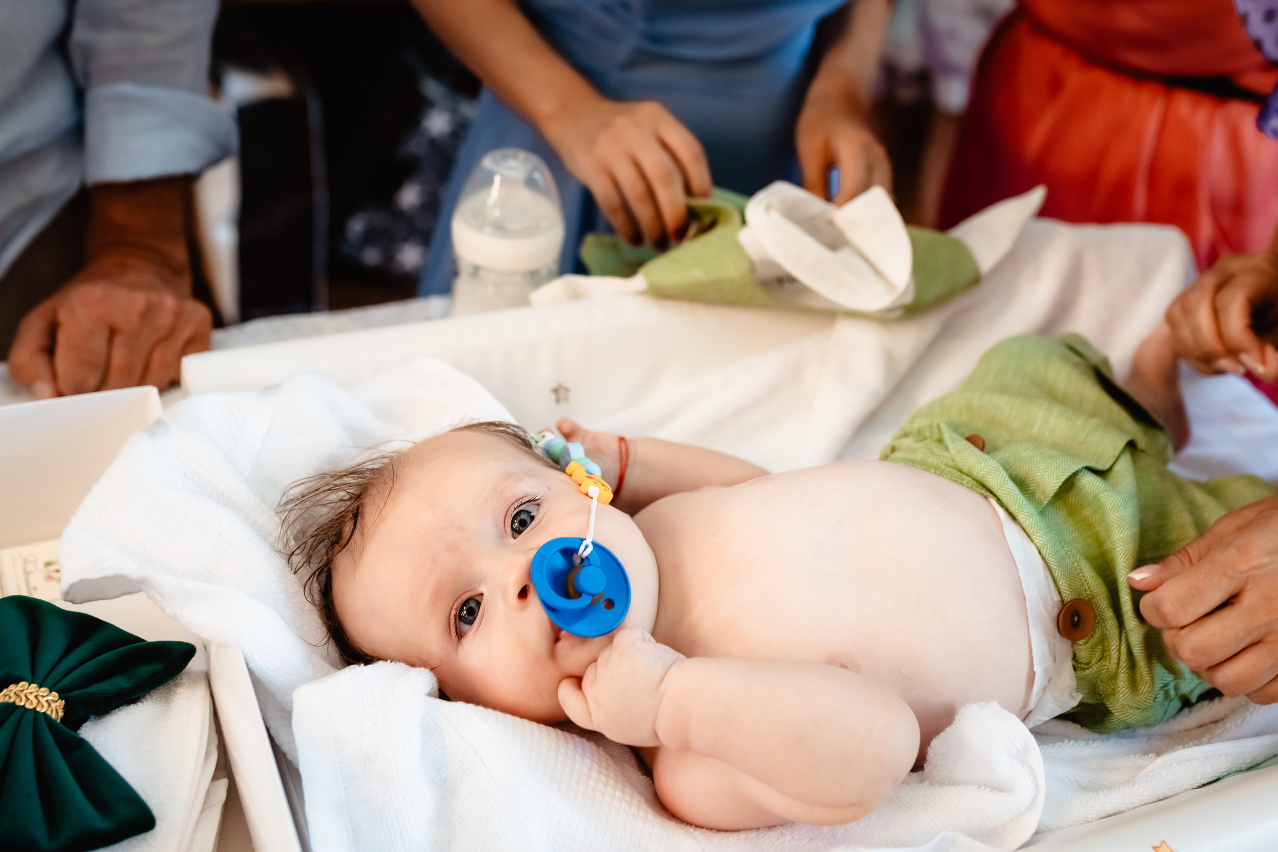 Bebelus la petrecerea de botez. Stefan Teodorescu — Fotograf de Nunta