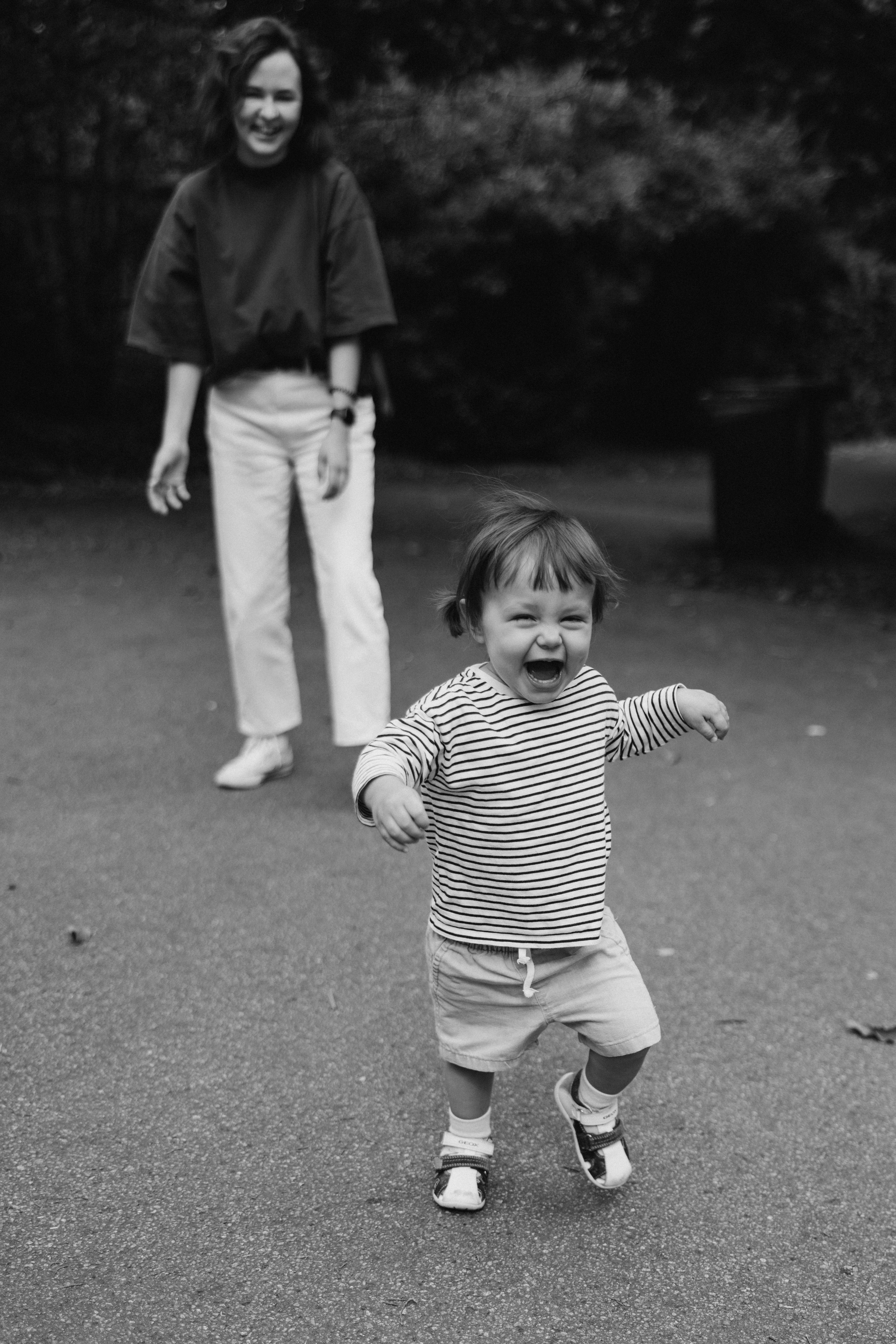 Milena with parents (Greenwich Park). Anastasia Klink, Photographer in London