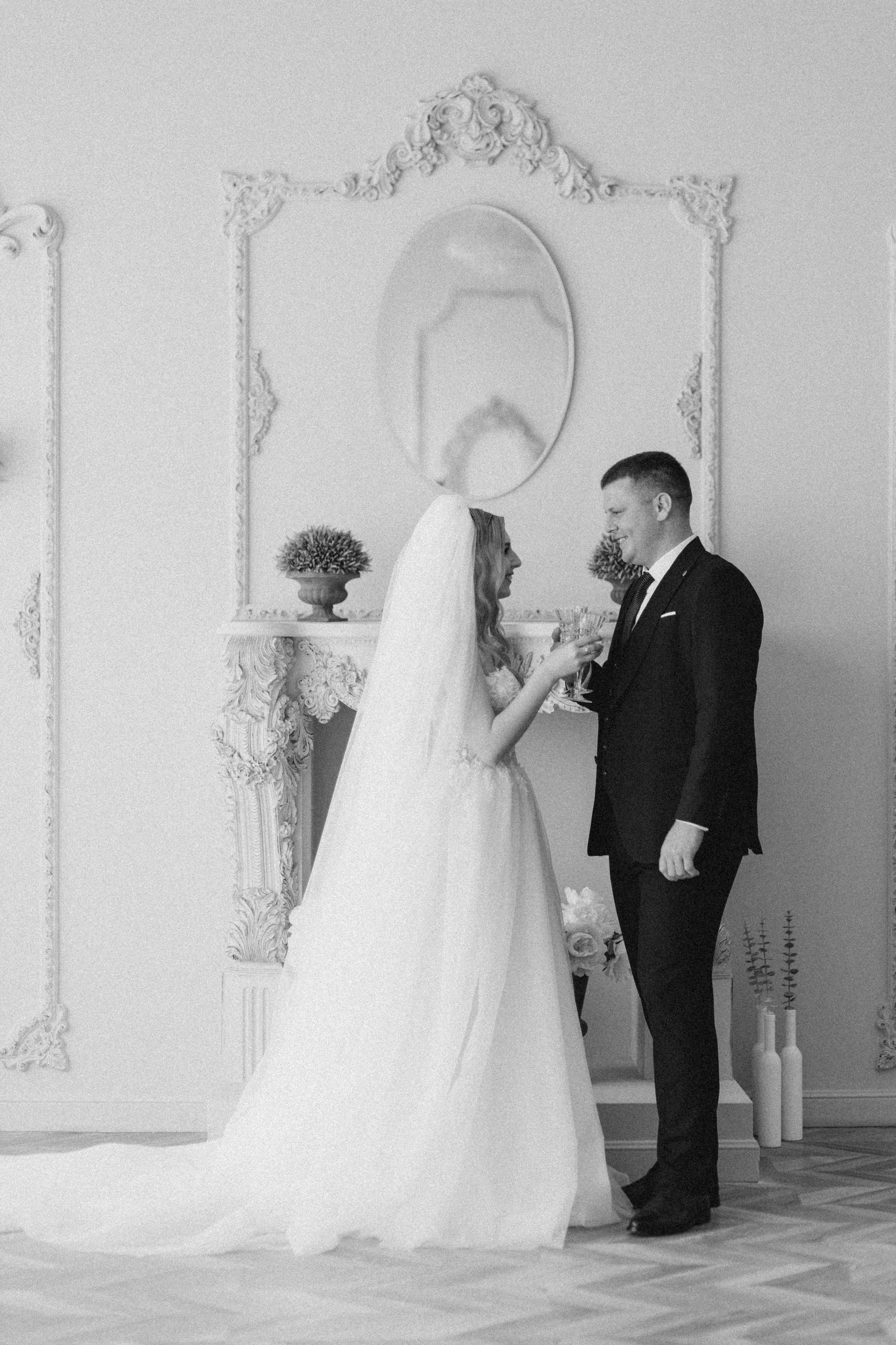 Nikolly & Constantin. Home