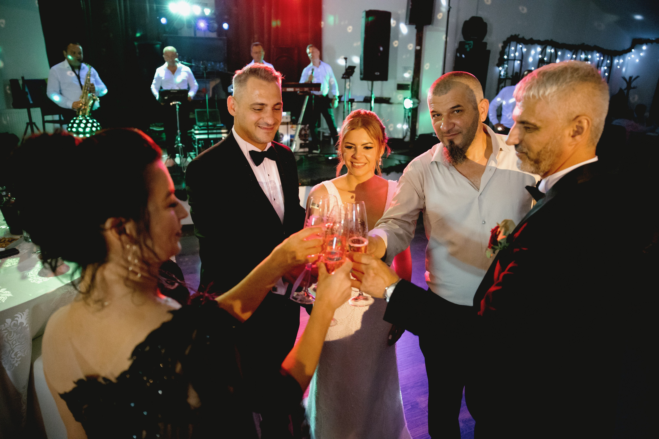 Kristine & Razvan - Rasnov. MDimaFotoStudio. Fotograf de nuntă, evenimente private și de familie