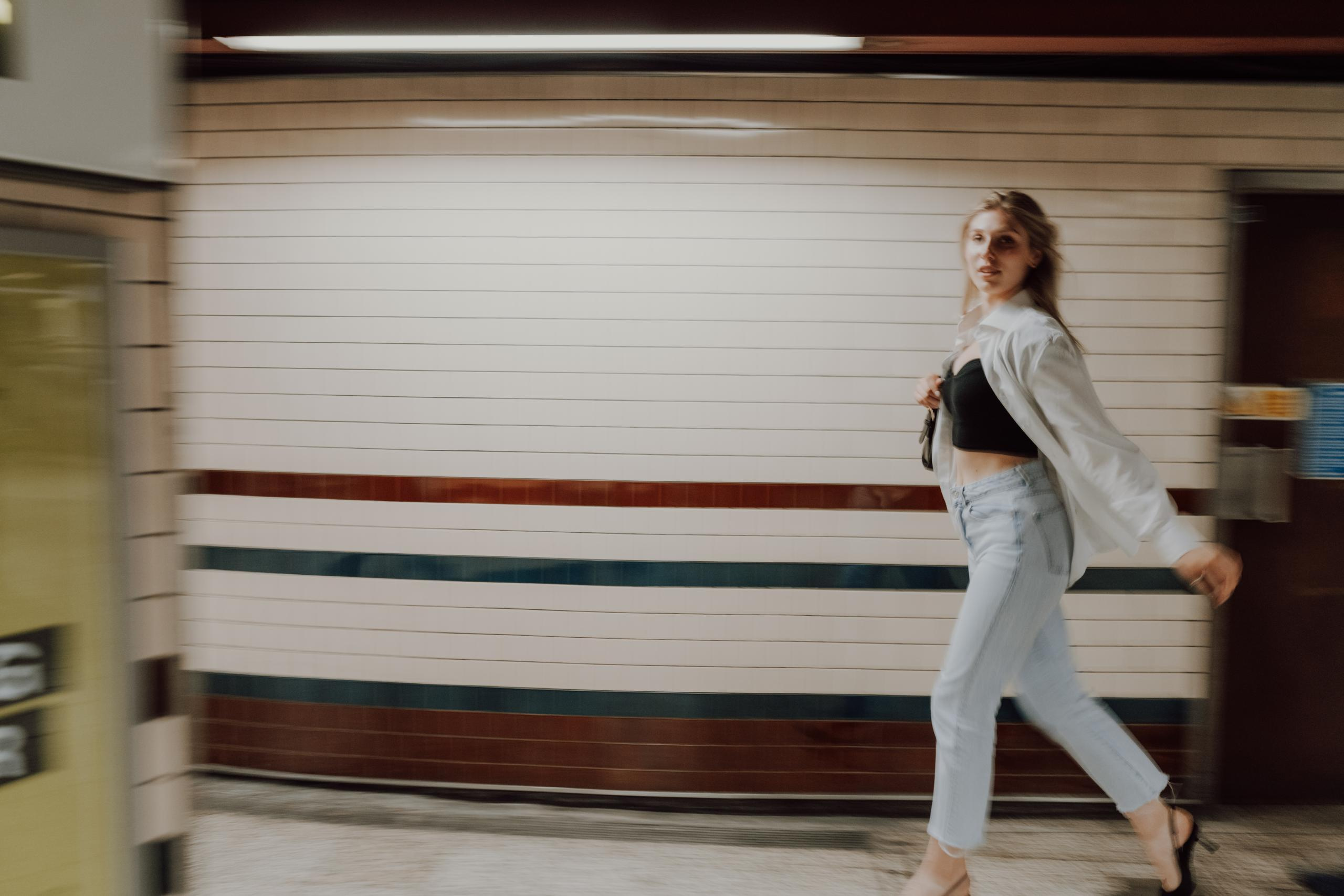 Engagement session in the tube|Bakerloo line. London portrait and family photographer