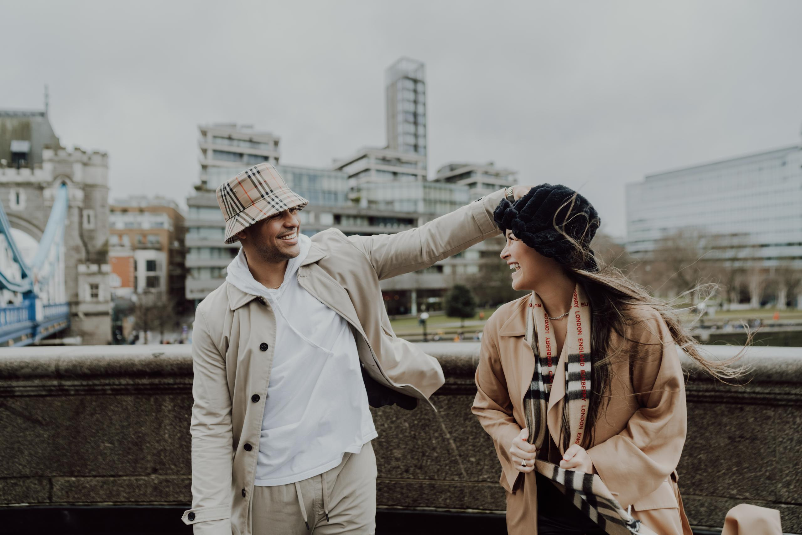 Rainy photo walk by Tower Bridge. London portrait and family photographer