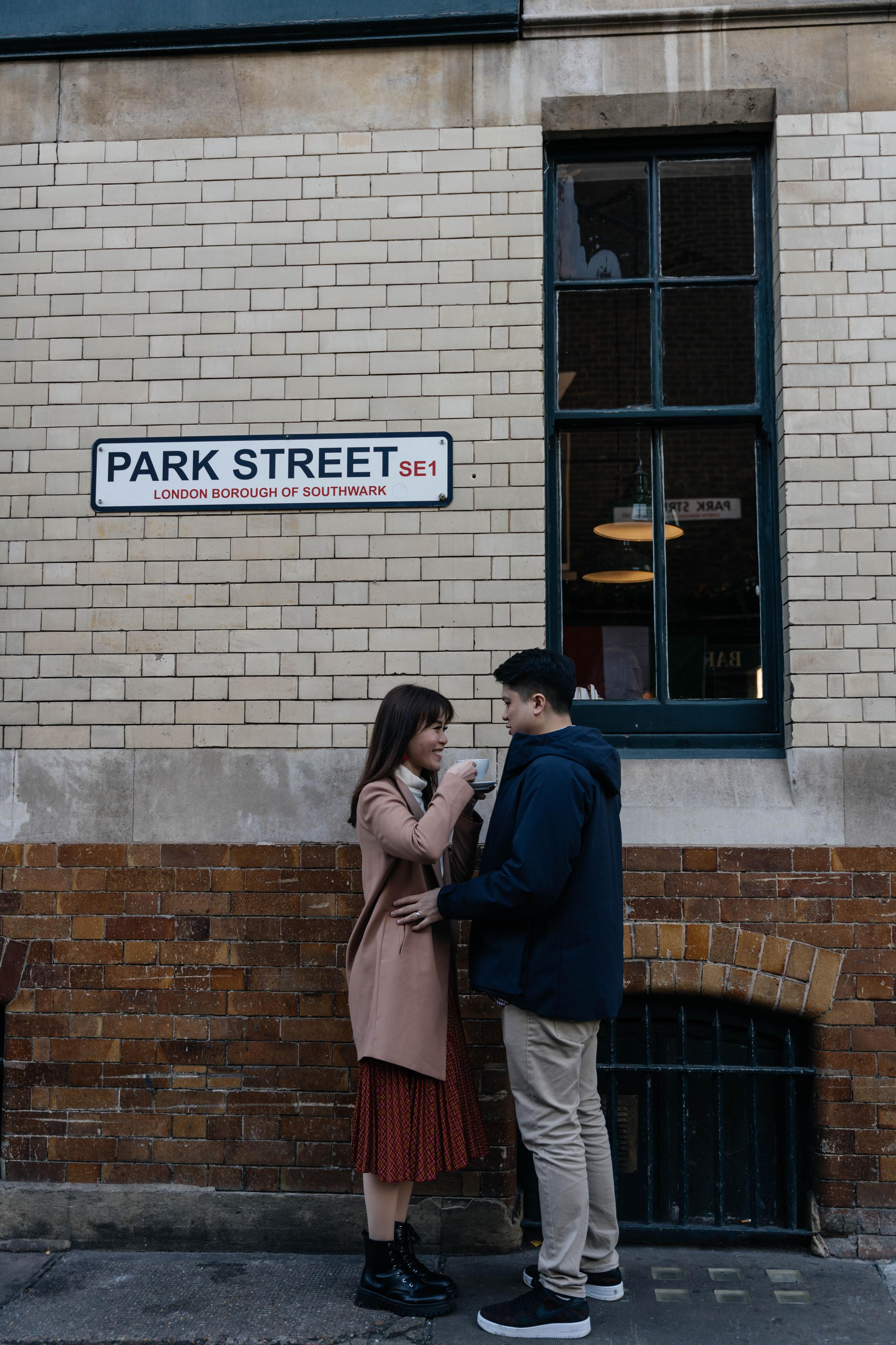 Foggy Hornung by Tower Bridge. London portrait and family photographer