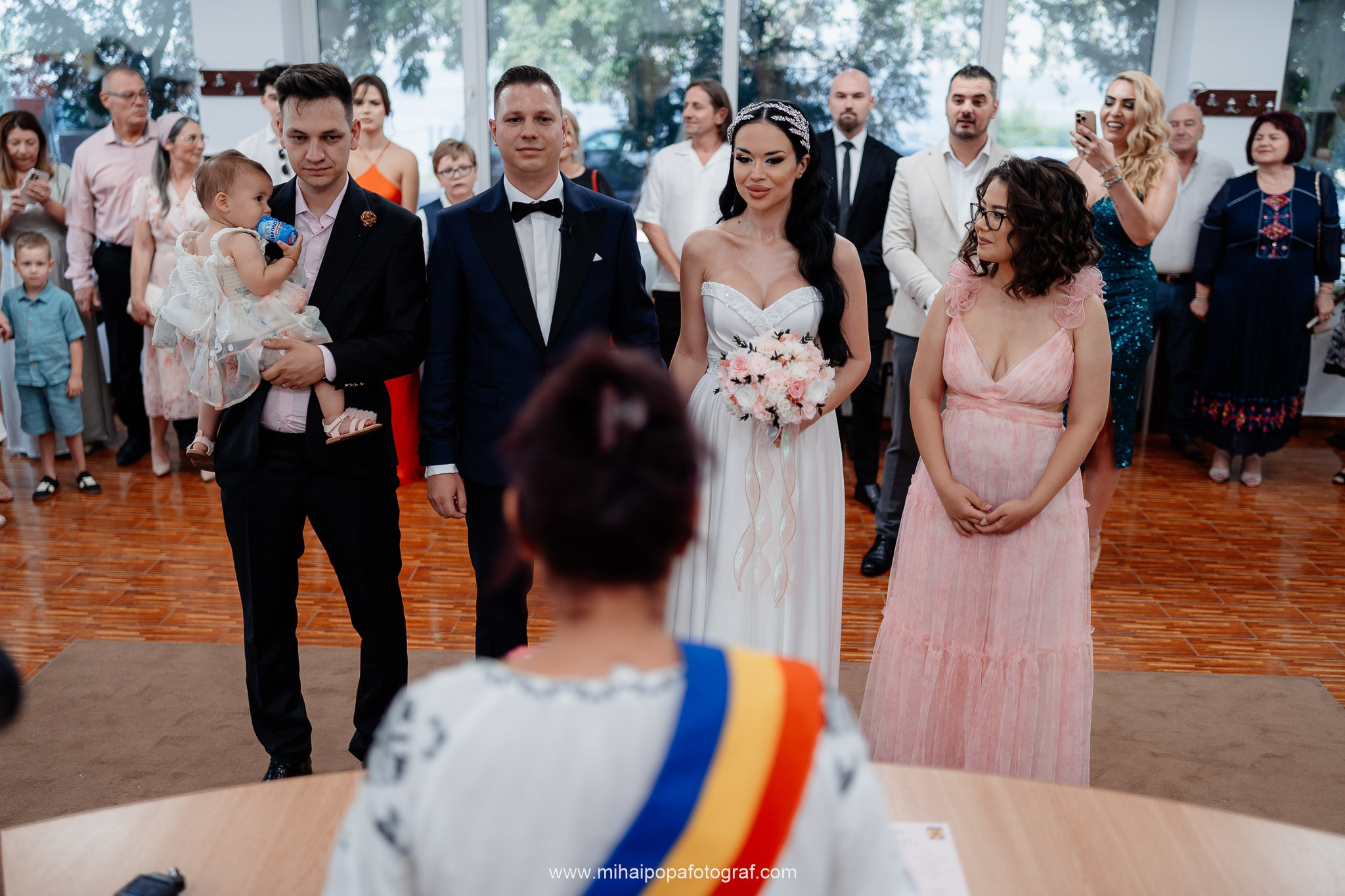 Fotograf Cununie Civilă în București - Mihai Popa Fotograf. Fotograf Nuntă & Botez București - Mihai Popa | Dincolo de oameni, imortalizez emoții!